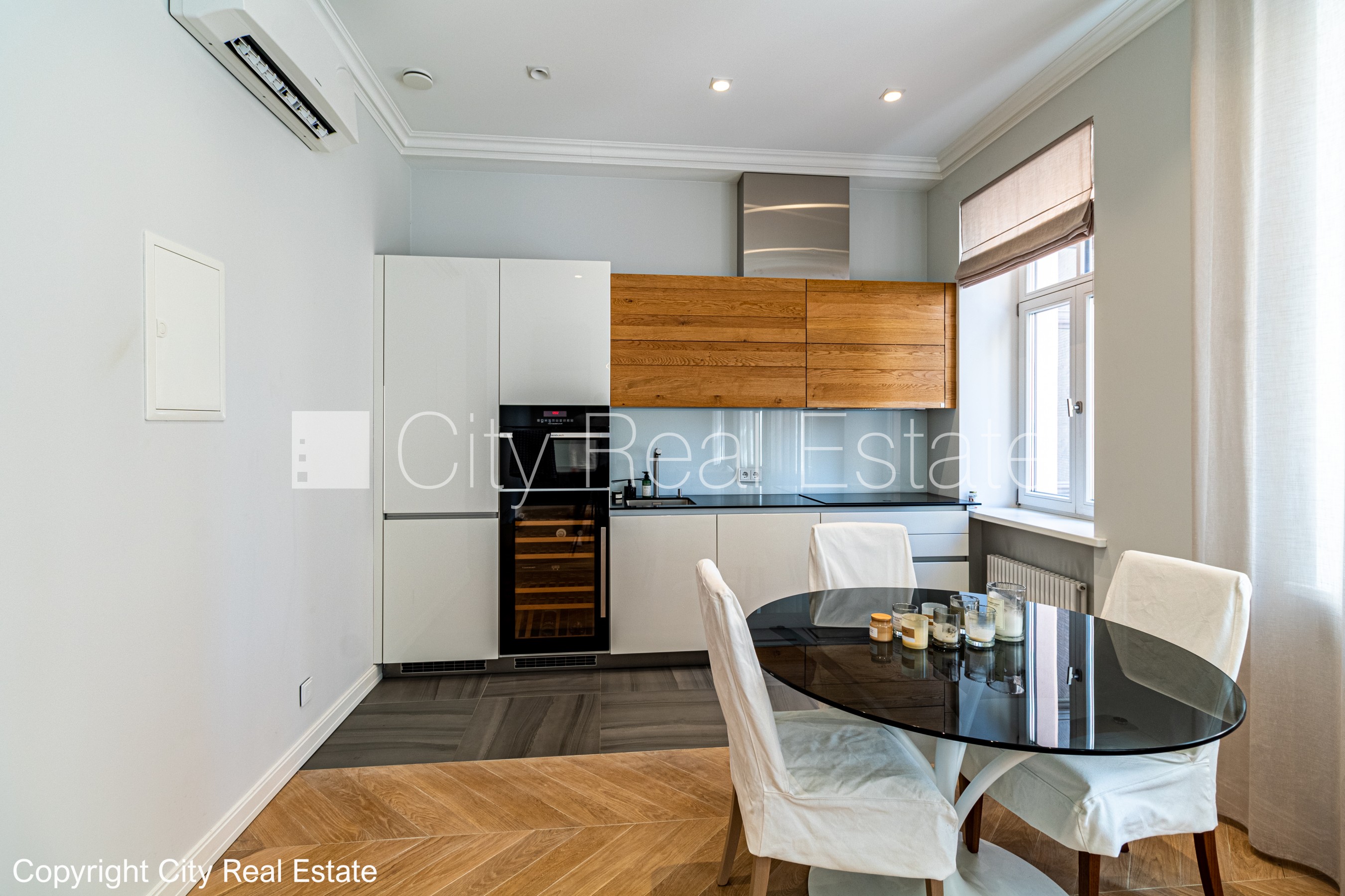 Sludinājumi. Renovēta māja, slēgts pagalms, iespēja nomāt autostāvvietu, apsargāta autostāvvieta, apsargāts Cena: 295000 EUR Foto #2