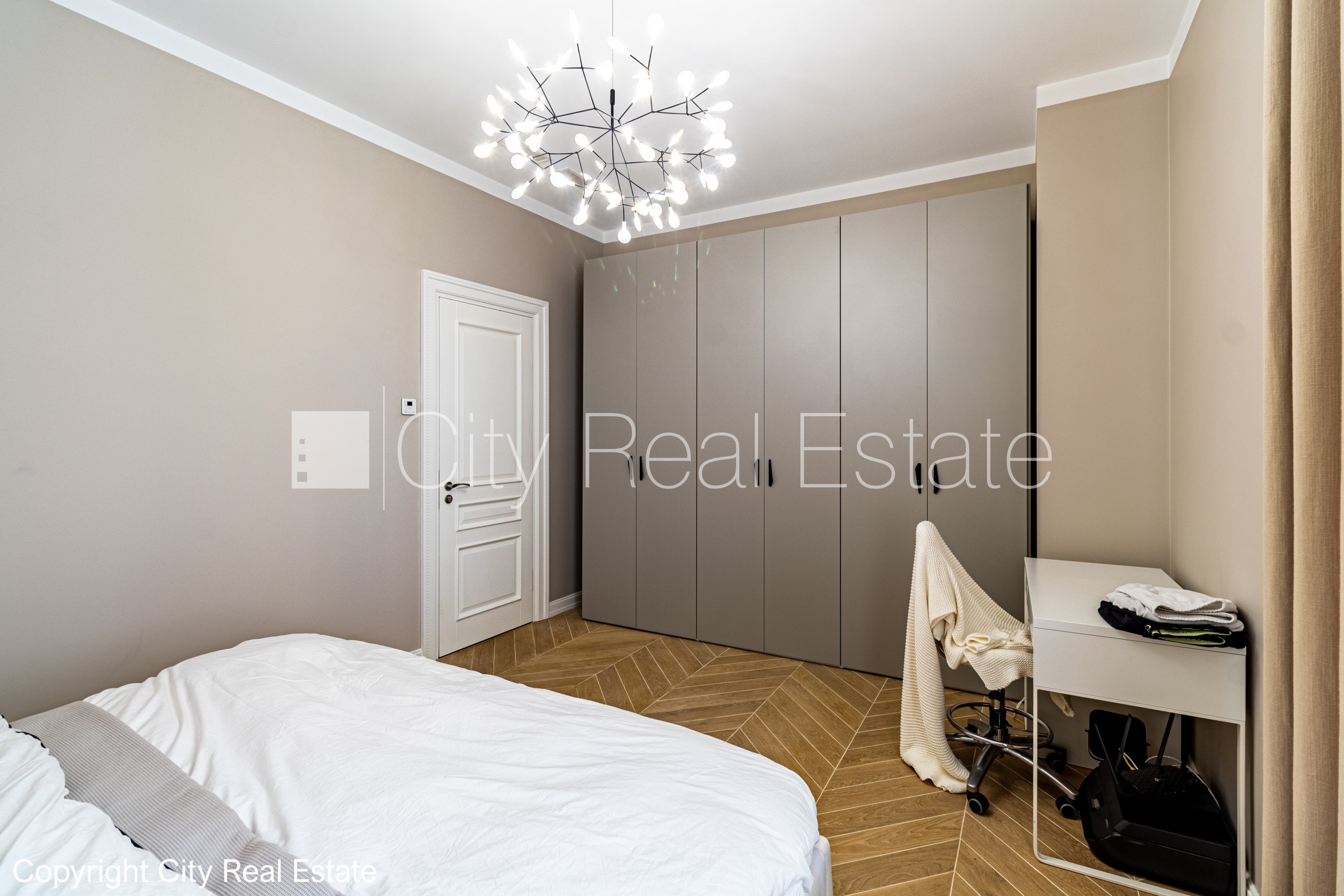 Sludinājumi. Renovēta māja, slēgts pagalms, iespēja nomāt autostāvvietu, apsargāta autostāvvieta, apsargāts Cena: 295000 EUR Foto #5