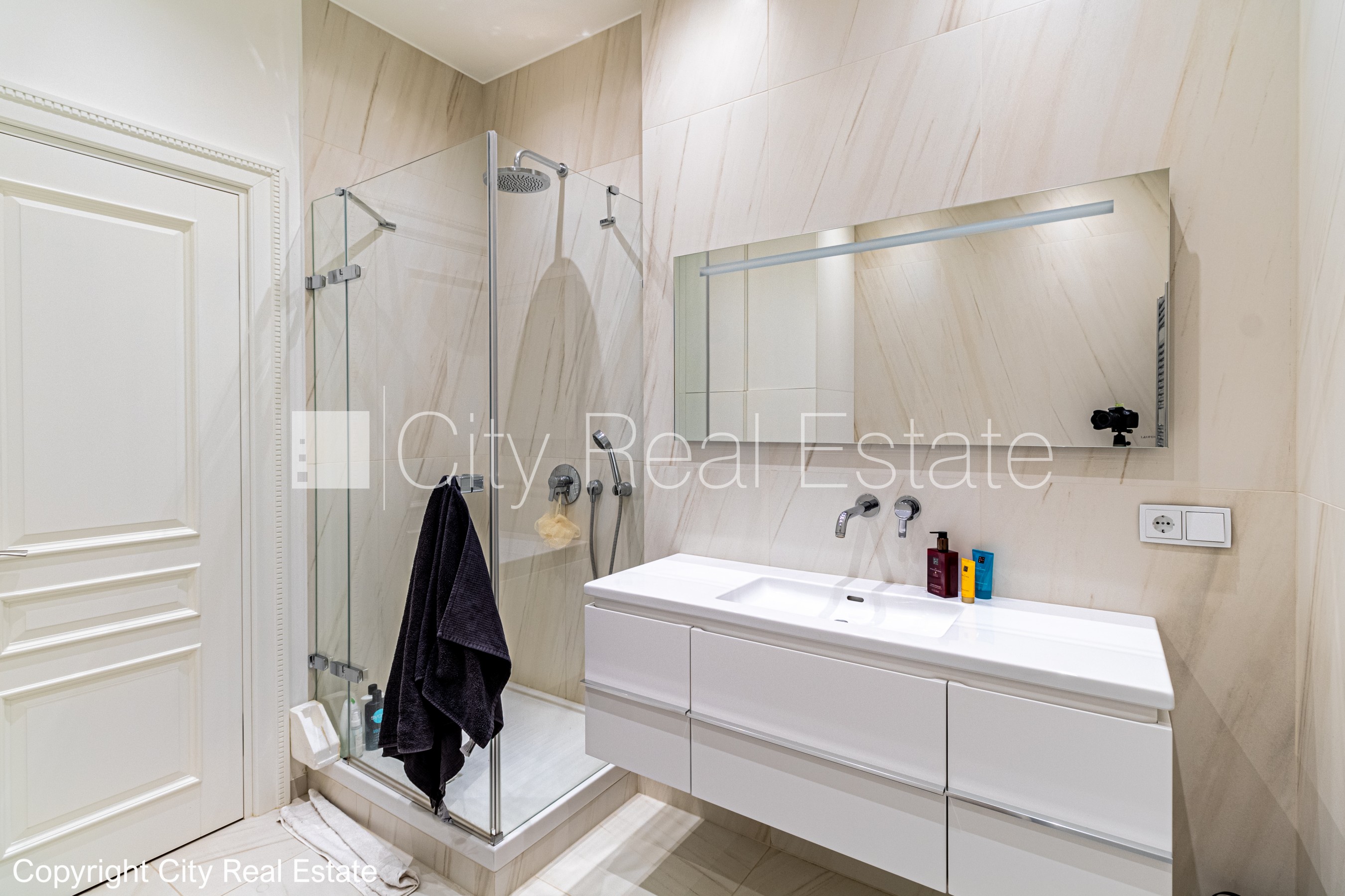 Sludinājumi. Renovēta māja, slēgts pagalms, iespēja nomāt autostāvvietu, apsargāta autostāvvieta, apsargāts Cena: 295000 EUR Foto #6