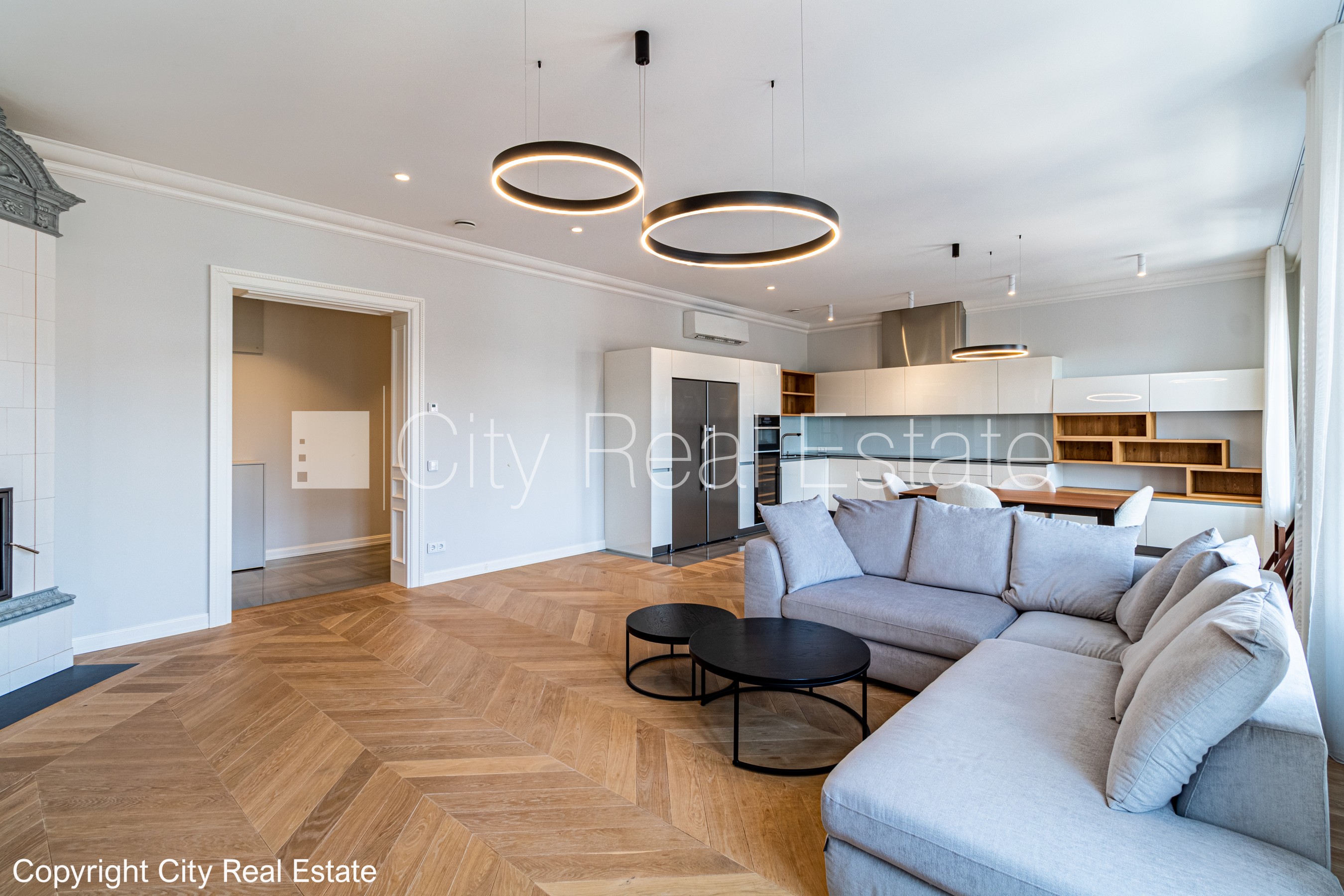 Sludinājumi. Renovēta māja, slēgts pagalms, iespēja nomāt autostāvvietu, apsargāta autostāvvieta, ieeja no ielas Cena: 755000 EUR Foto #2