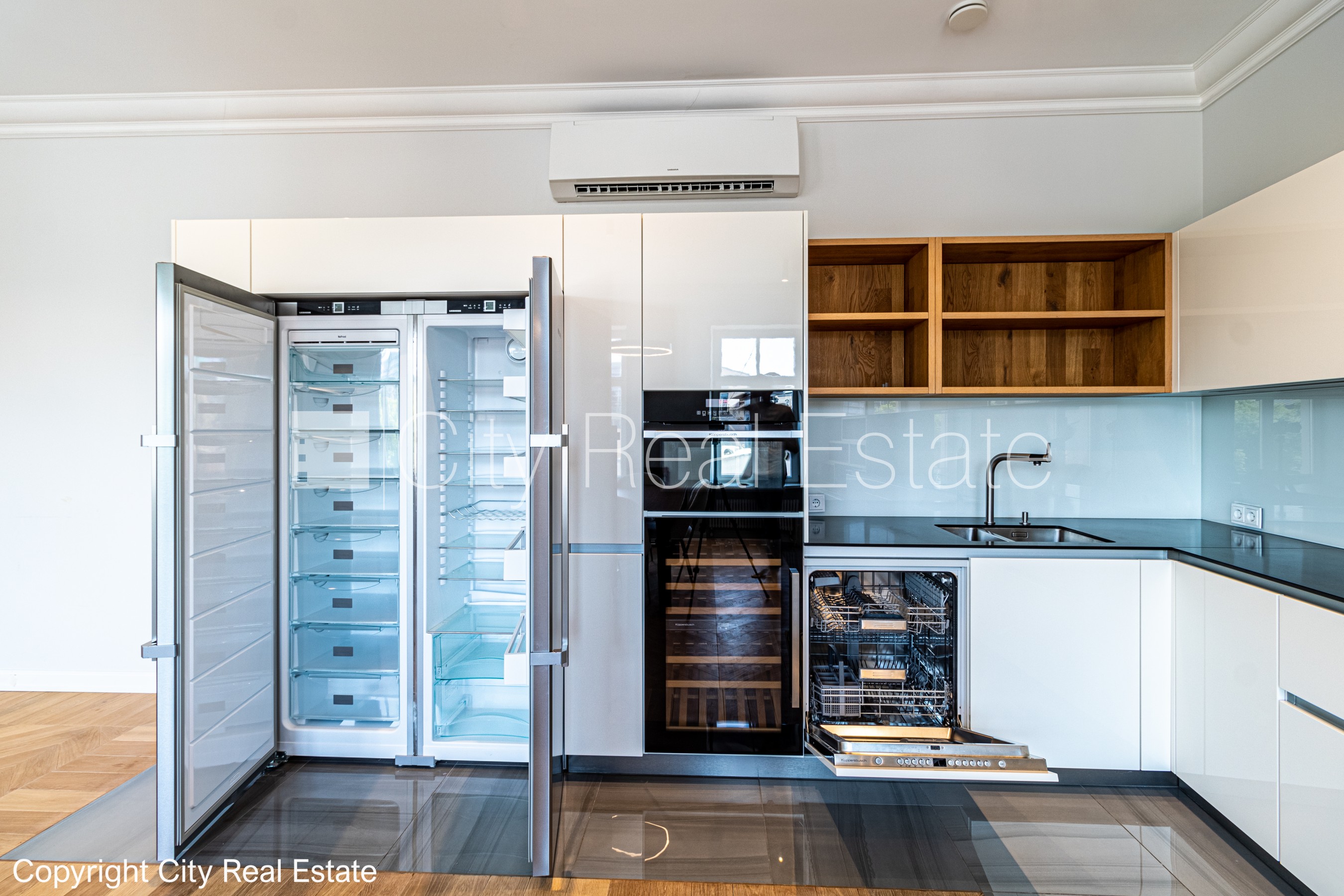 Sludinājumi. Renovēta māja, slēgts pagalms, iespēja nomāt autostāvvietu, apsargāta autostāvvieta, ieeja no ielas Cena: 755000 EUR Foto #4