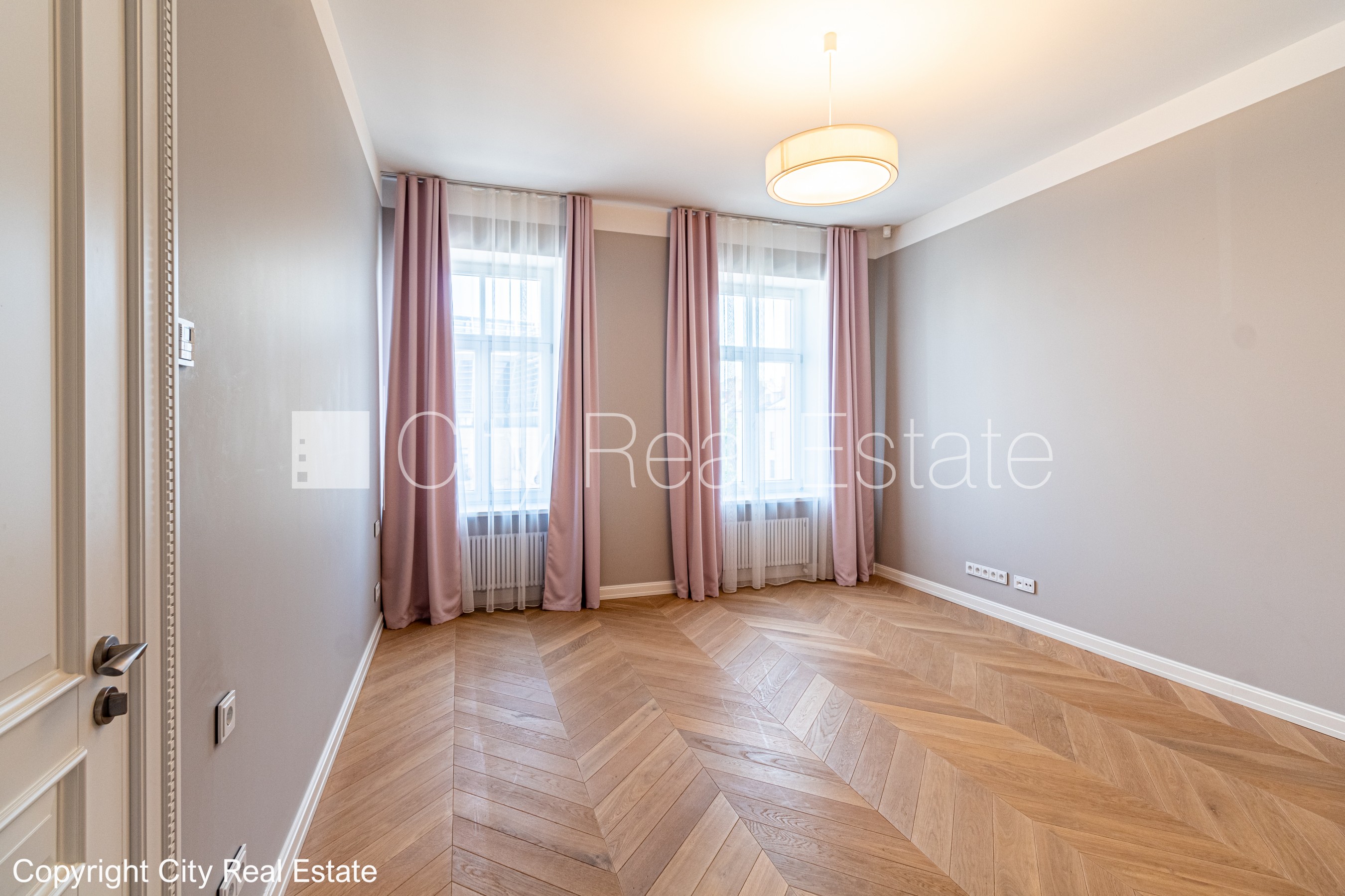 Sludinājumi. Renovēta māja, slēgts pagalms, iespēja nomāt autostāvvietu, apsargāta autostāvvieta, ieeja no ielas Cena: 755000 EUR Foto #6