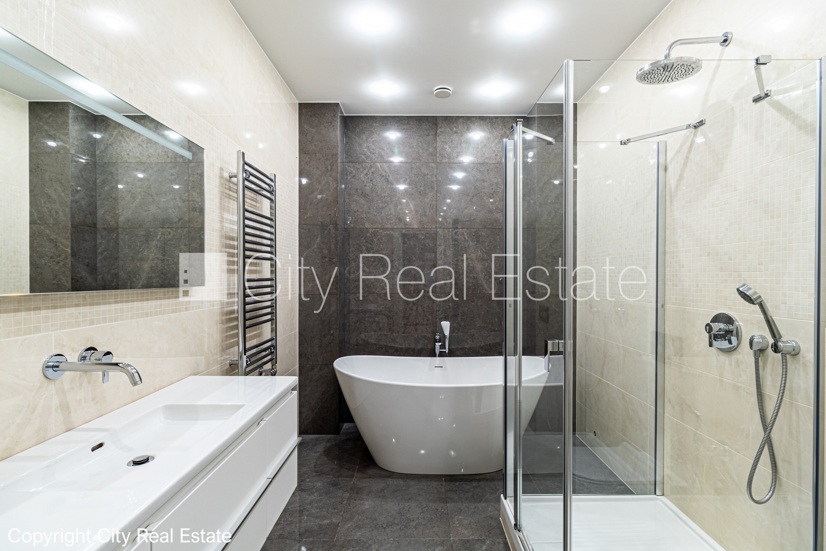 Sludinājumi. Renovēta māja, slēgts pagalms, iespēja nomāt autostāvvietu, apsargāta autostāvvieta, ieeja no ielas Cena: 755000 EUR Foto #13