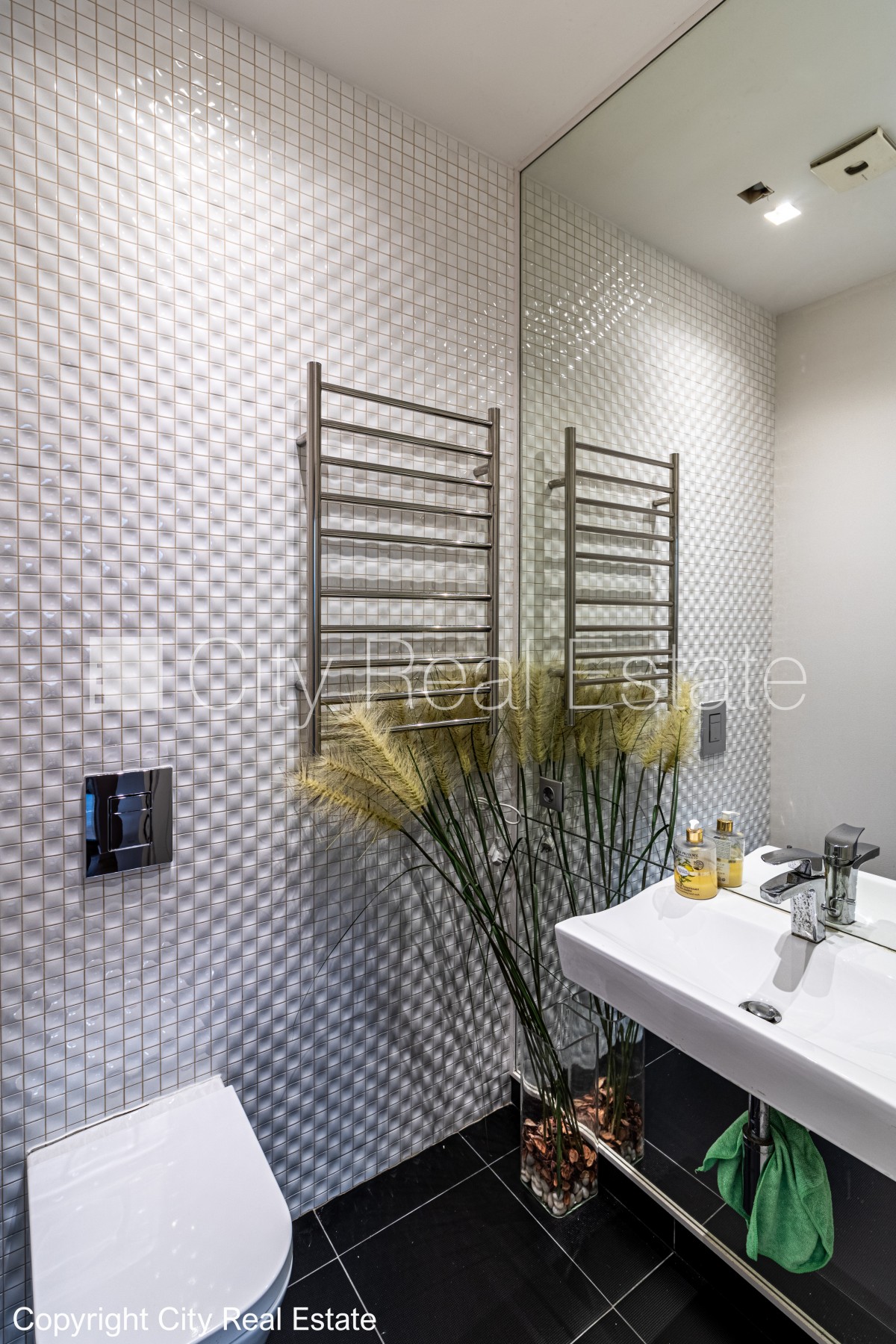 Sludinājumi. Pagalma māja, slēgts pagalms, iespēja nomāt autostāvvietu, teritorijas stāvlaukums noklāts ar Cena: 145000 EUR Foto #16