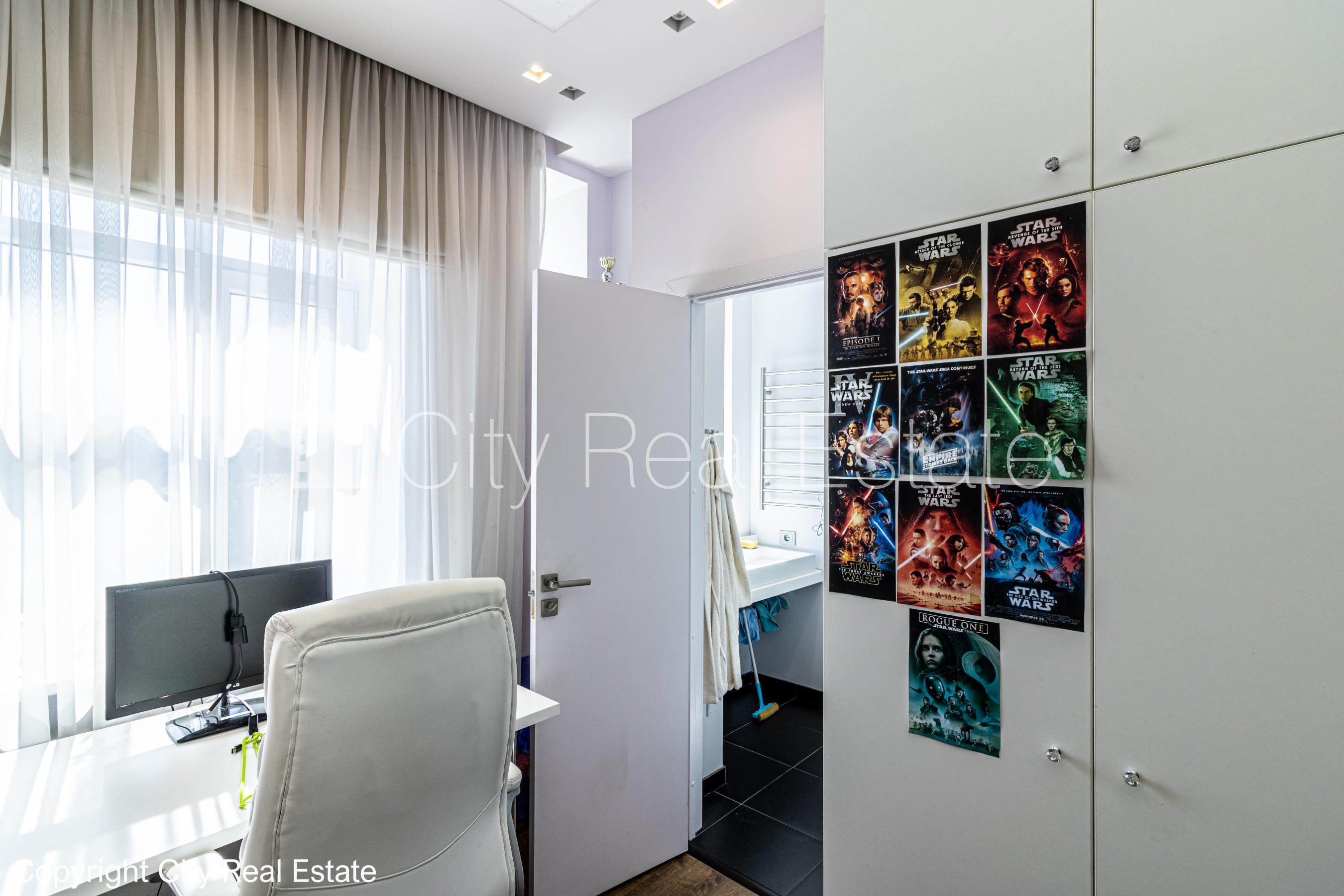 Sludinājumi. Pagalma māja, slēgts pagalms, iespēja nomāt autostāvvietu, teritorijas stāvlaukums noklāts ar Cena: 145000 EUR Foto #5