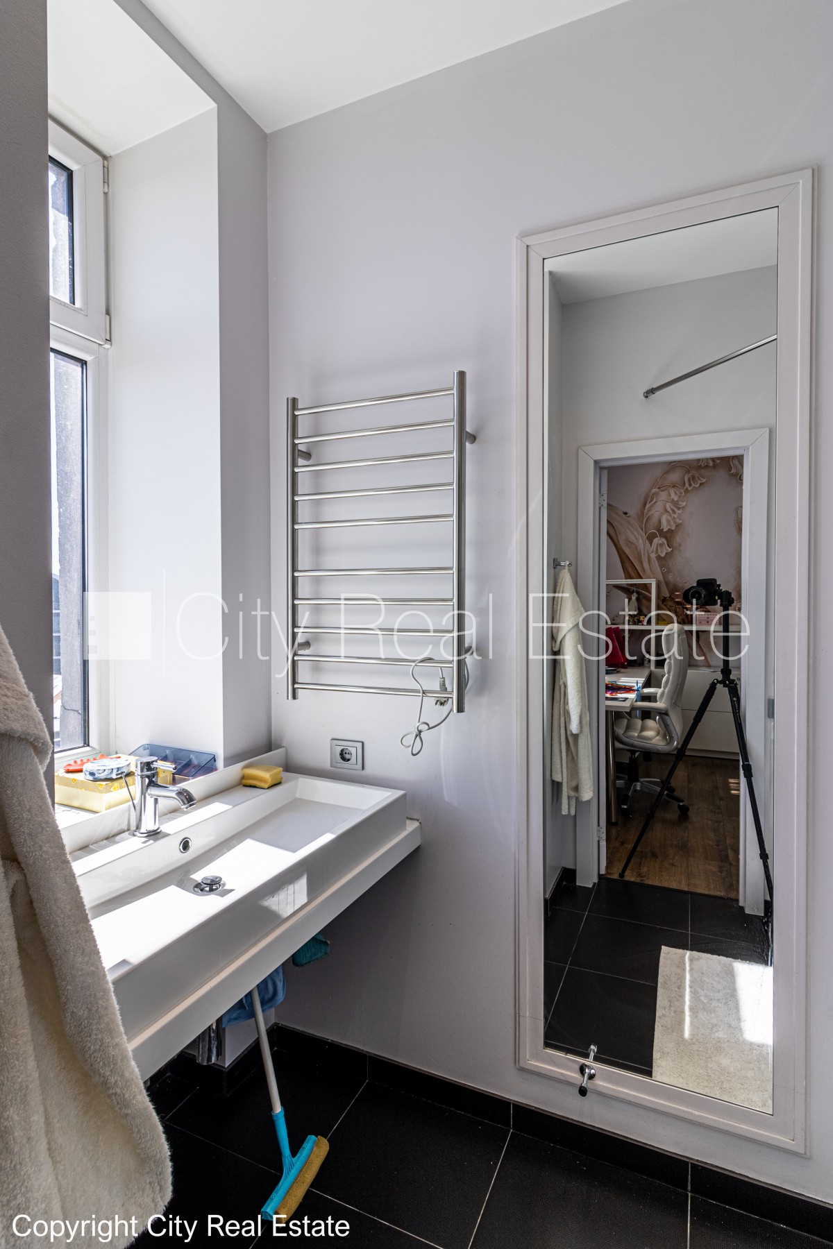 Sludinājumi. Pagalma māja, slēgts pagalms, iespēja nomāt autostāvvietu, teritorijas stāvlaukums noklāts ar Cena: 145000 EUR Foto #13