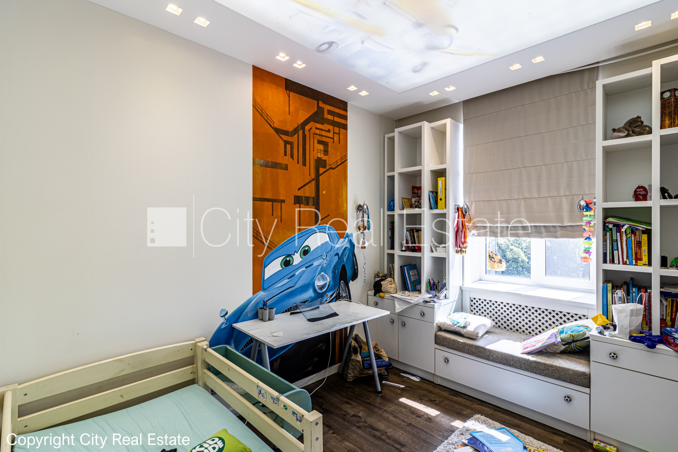 Sludinājumi. Pagalma māja, slēgts pagalms, iespēja nomāt autostāvvietu, teritorijas stāvlaukums noklāts ar Cena: 145000 EUR Foto #8