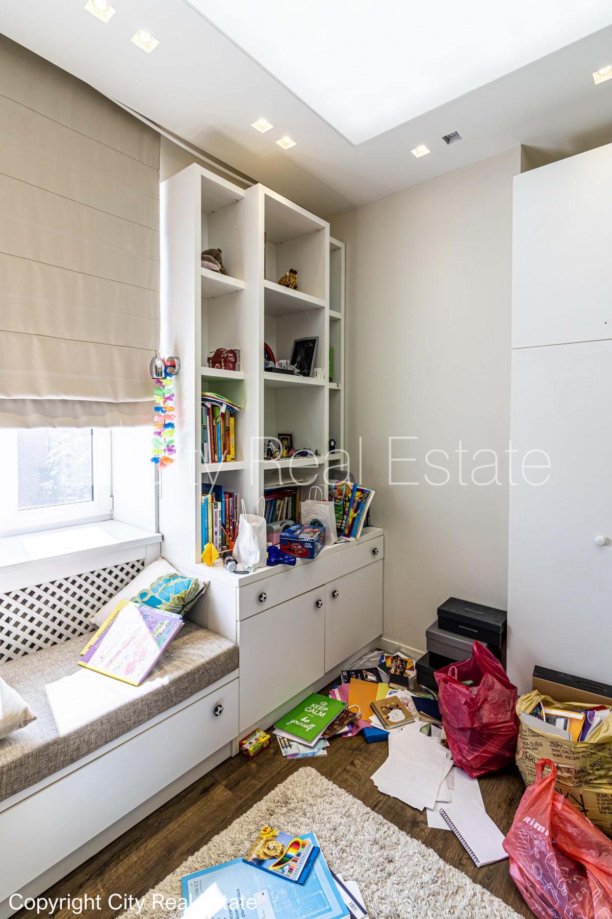 Sludinājumi. Pagalma māja, slēgts pagalms, iespēja nomāt autostāvvietu, teritorijas stāvlaukums noklāts ar Cena: 145000 EUR Foto #9