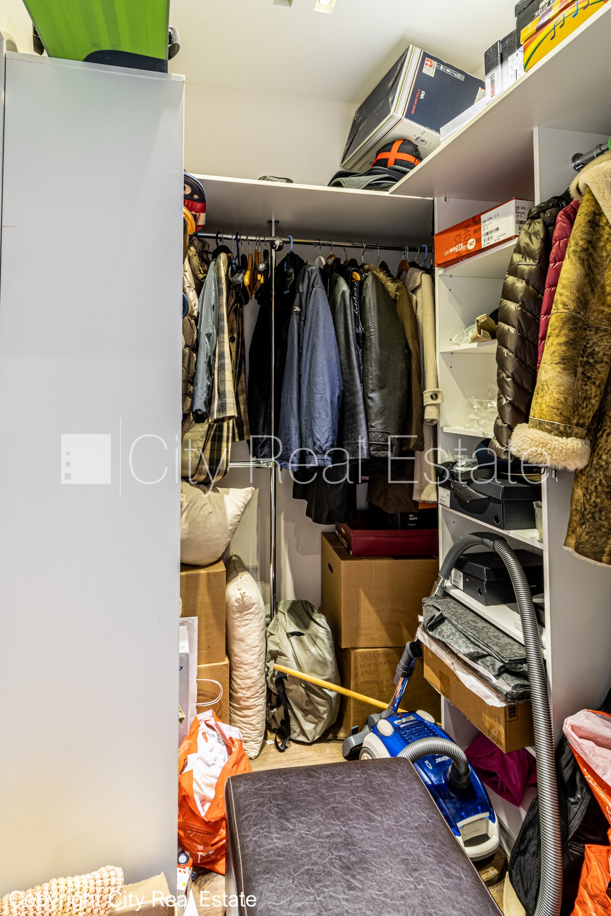 Sludinājumi. Pagalma māja, slēgts pagalms, iespēja nomāt autostāvvietu, teritorijas stāvlaukums noklāts ar Cena: 145000 EUR Foto #11