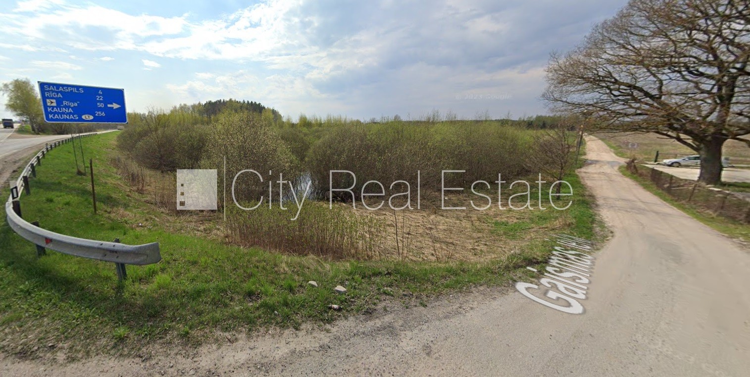 Sludinājumi. Zeme paredzēta komercapbūvei, iespējama mazstāvu apbūve, zeme robežojas ar ielu, ir elektrība, nav Cena: 120000 EUR Foto #1