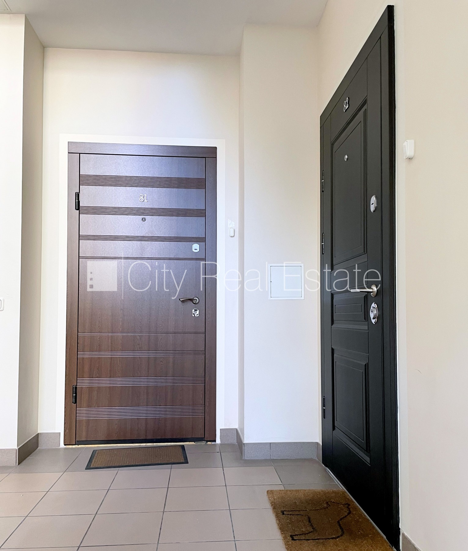 Sludinājumi. Projekts - Summertime, jaunceltne, labiekārtots apzaļumots pagalms, teritorijas iebrauktuves vārti Cena: 800 EUR/mēn Foto #24