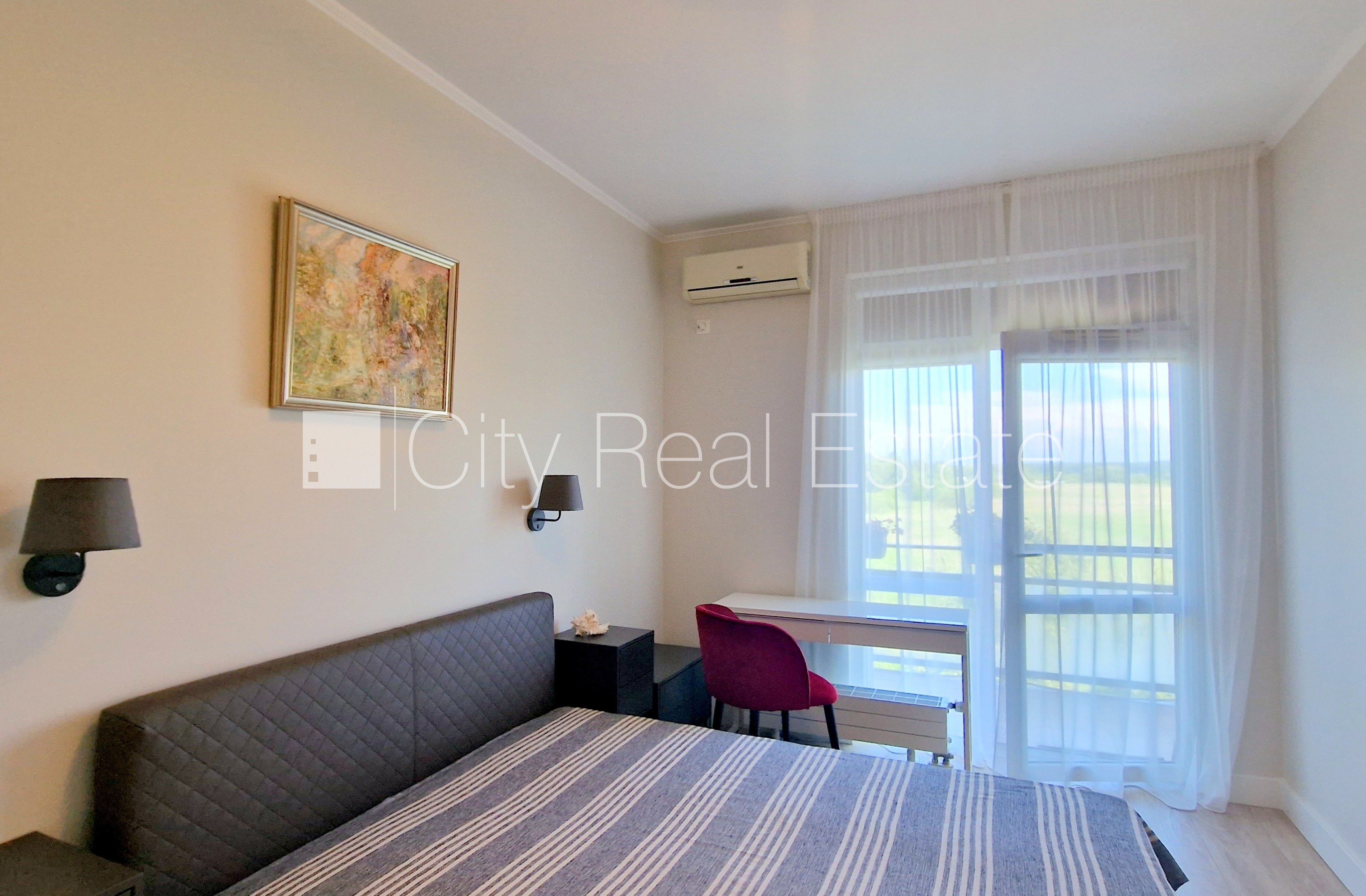 Sludinājumi. Projekts - Summertime, jaunceltne, labiekārtots apzaļumots pagalms, teritorijas iebrauktuves vārti Cena: 800 EUR/mēn Foto #10