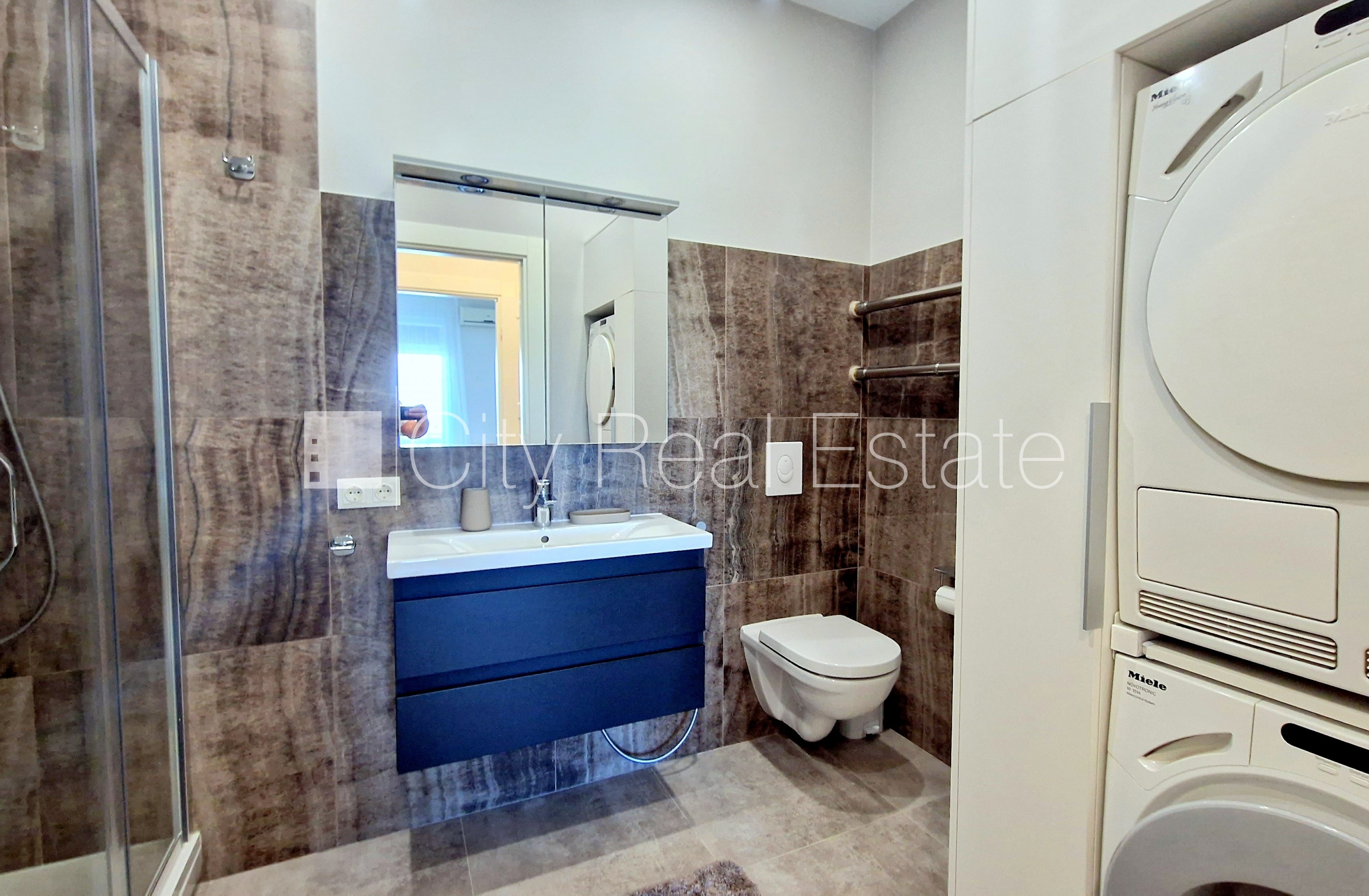 Sludinājumi. Projekts - Summertime, jaunceltne, labiekārtots apzaļumots pagalms, teritorijas iebrauktuves vārti Cena: 800 EUR/mēn Foto #18