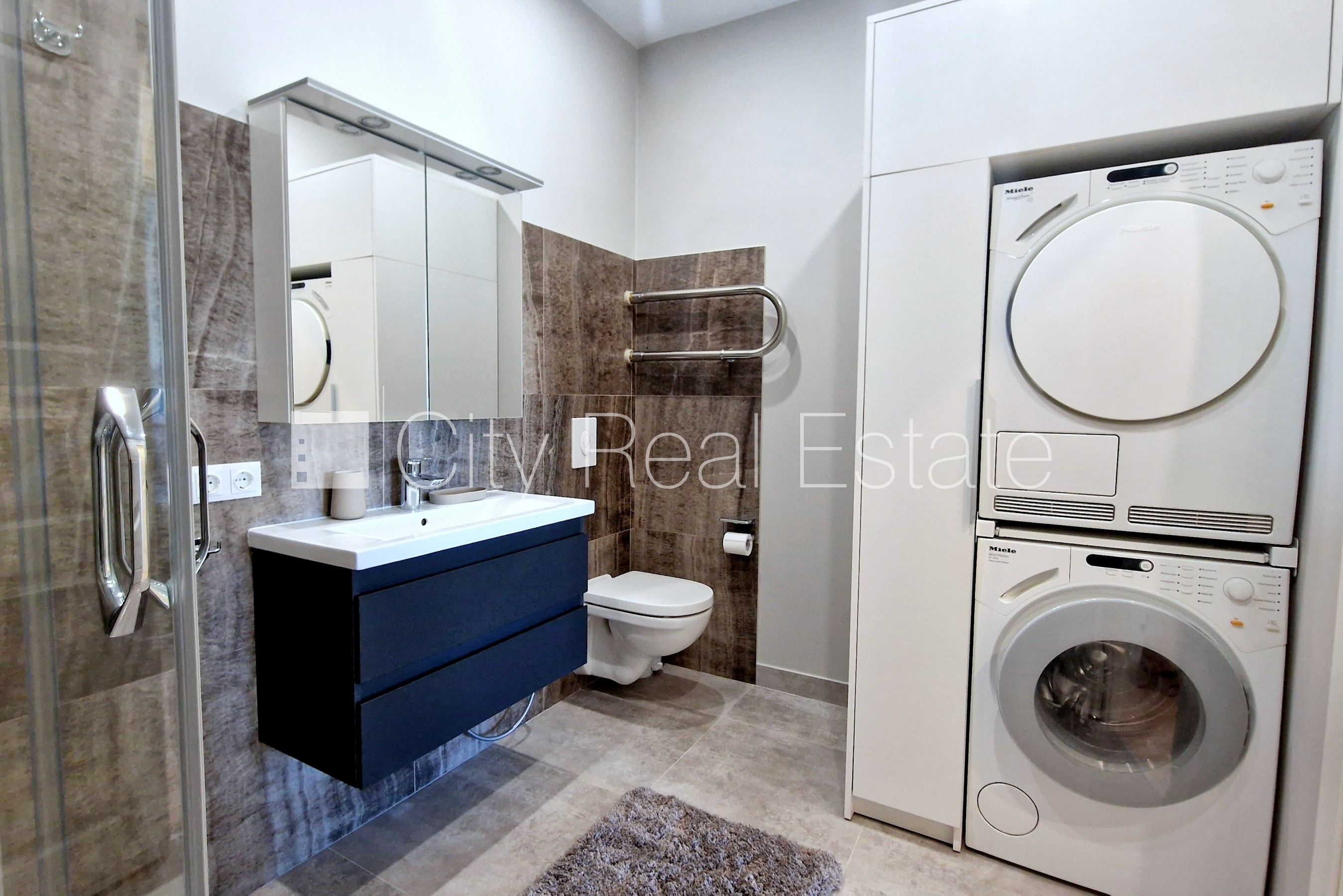 Sludinājumi. Projekts - Summertime, jaunceltne, labiekārtots apzaļumots pagalms, teritorijas iebrauktuves vārti Cena: 800 EUR/mēn Foto #19