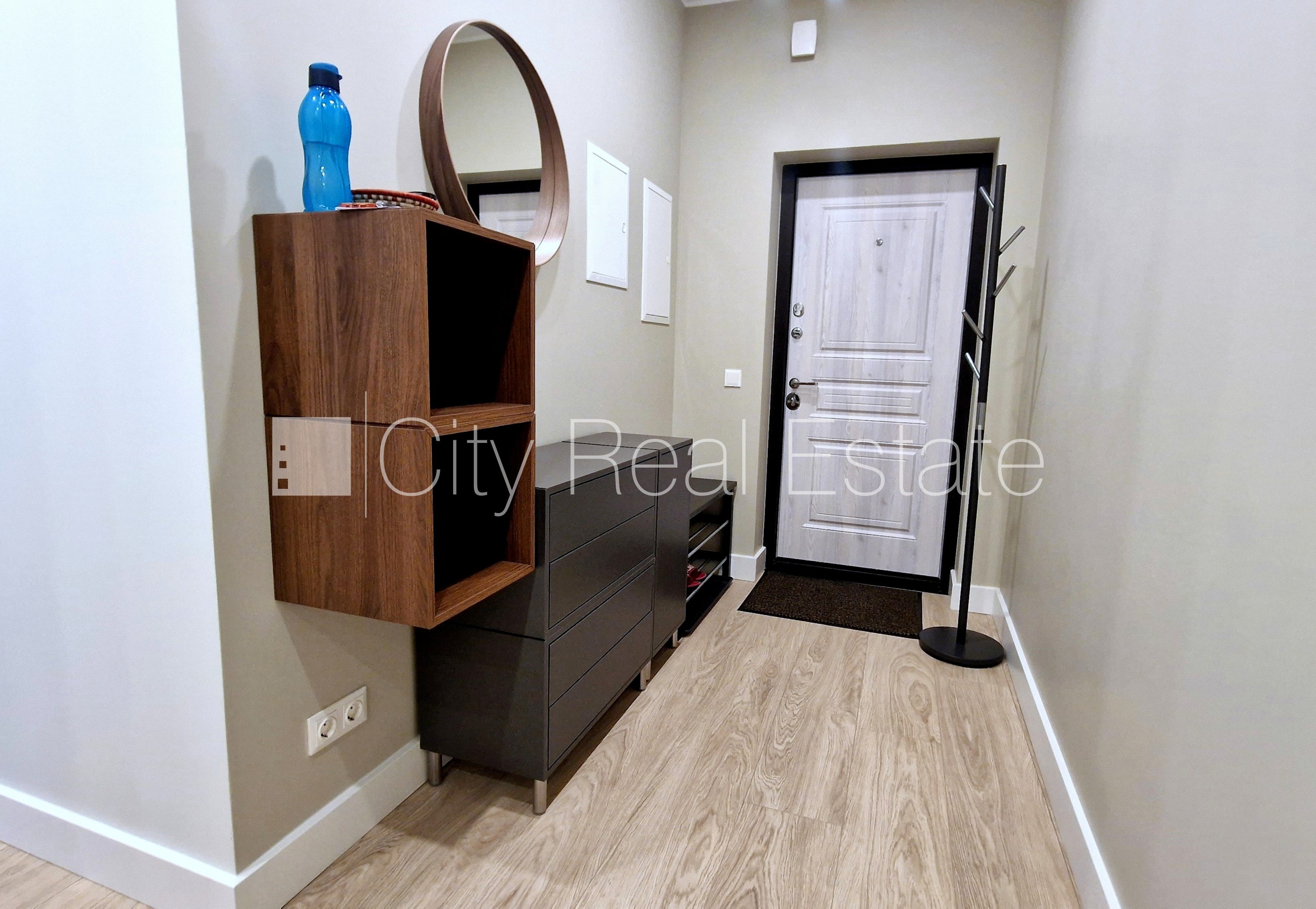 Sludinājumi. Projekts - Summertime, jaunceltne, labiekārtots apzaļumots pagalms, teritorijas iebrauktuves vārti Cena: 800 EUR/mēn Foto #23