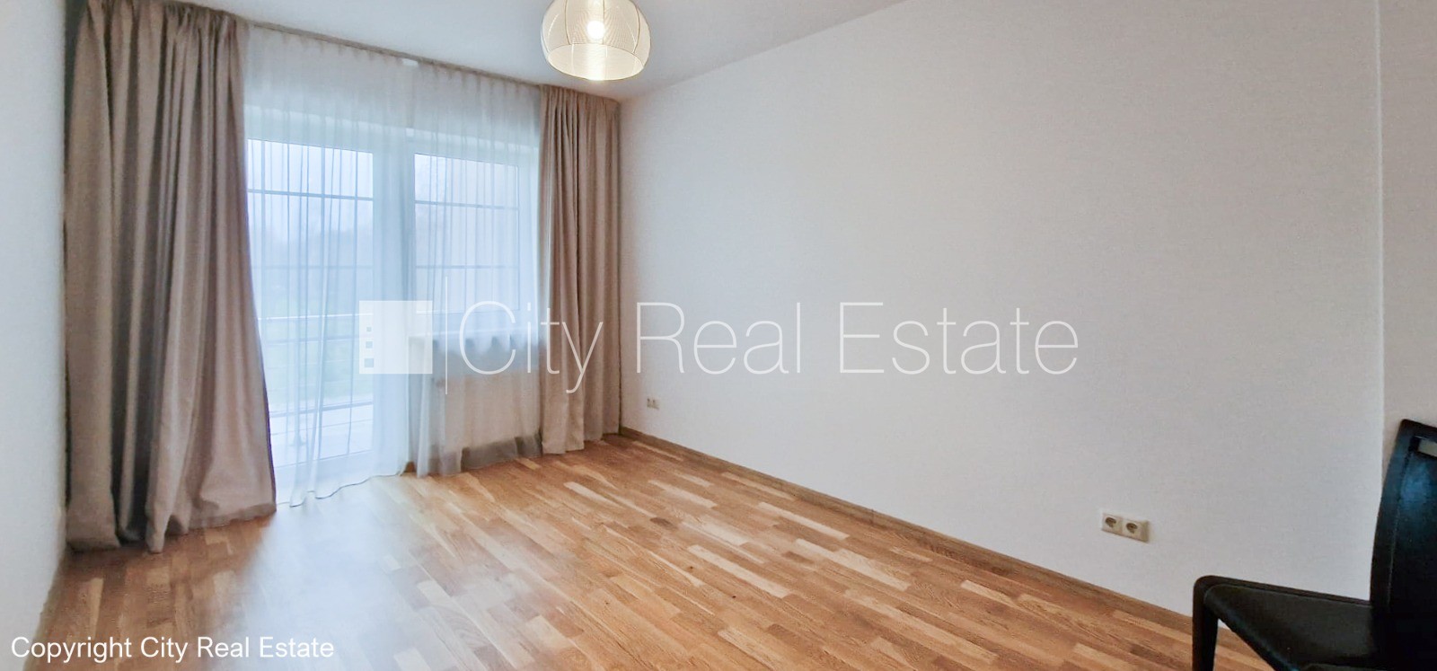 Sludinājumi. Rindu māja, labiekārtota apzaļumota teritorija, bruģēts piebraucamais ceļš, garāža vienai Cena: 240000 EUR Foto #17