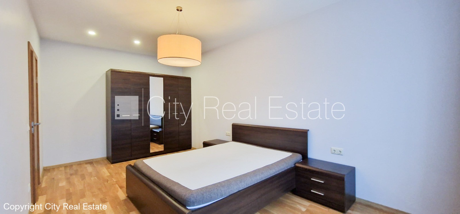 Sludinājumi. Rindu māja, labiekārtota apzaļumota teritorija, bruģēts piebraucamais ceļš, garāža vienai Cena: 240000 EUR Foto #13