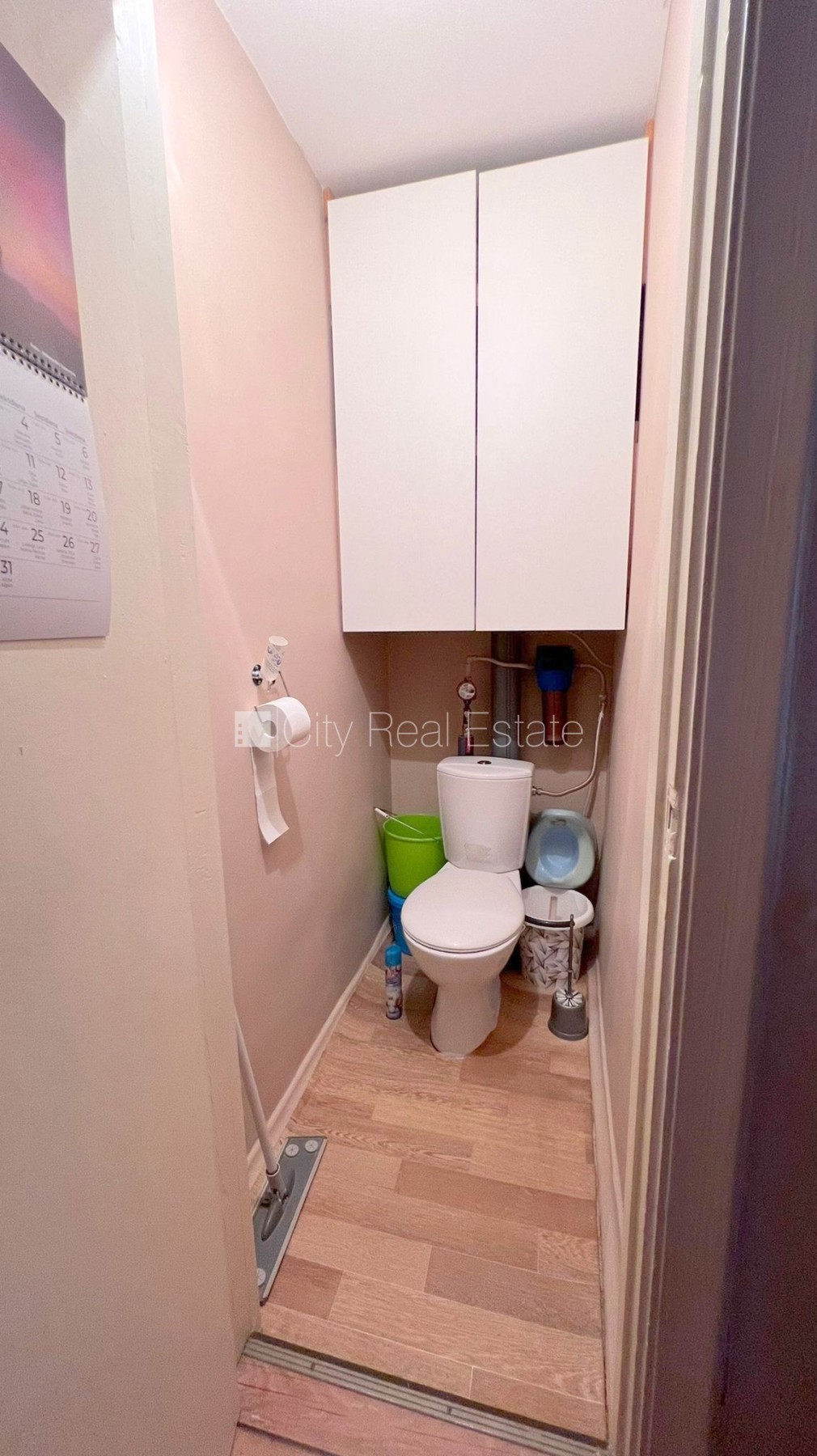 Sludinājumi. Zeme īpašumā, fasādes māja, renovēta māja, labiekārtots apzaļumots pagalms, ieeja no pagalma, kāpņu Cena: 72700 EUR Foto #20
