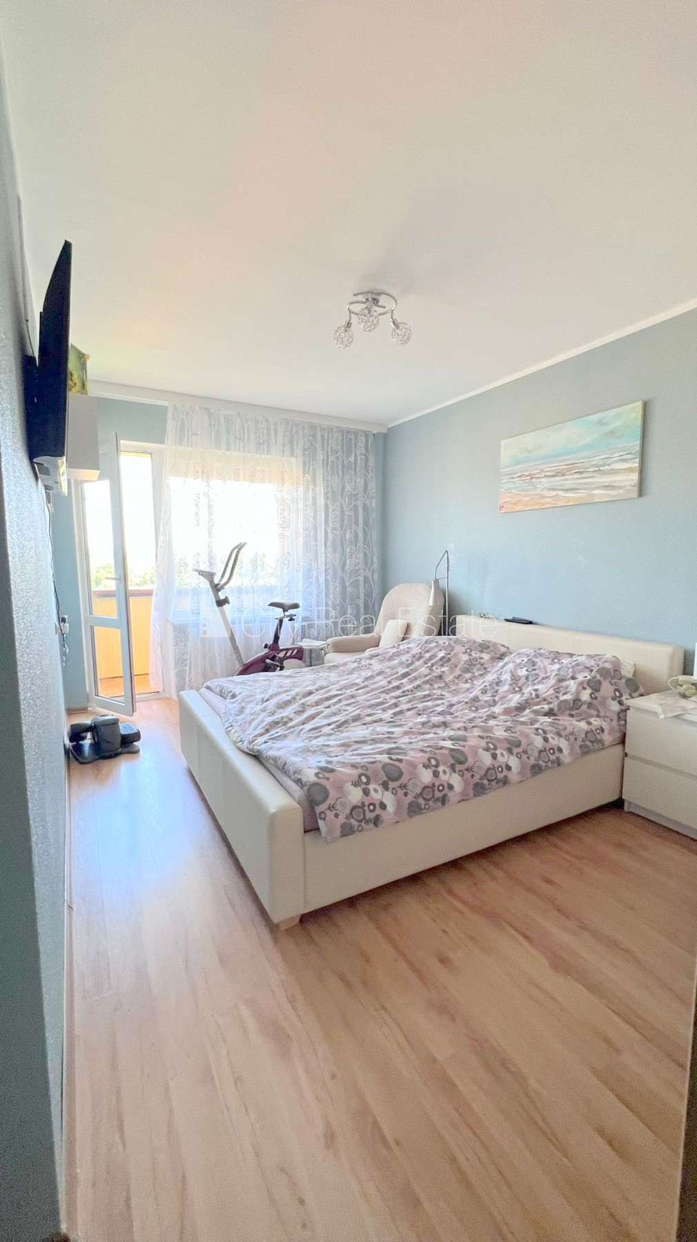 Sludinājumi. Zeme īpašumā, fasādes māja, renovēta māja, labiekārtots apzaļumots pagalms, ieeja no pagalma, kāpņu Cena: 72700 EUR Foto #8