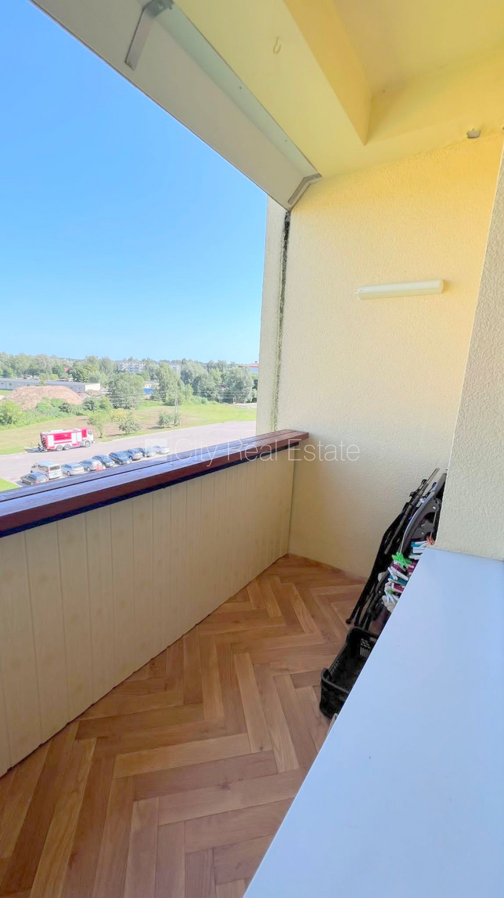 Sludinājumi. Zeme īpašumā, fasādes māja, renovēta māja, labiekārtots apzaļumots pagalms, ieeja no pagalma, kāpņu Cena: 72700 EUR Foto #12