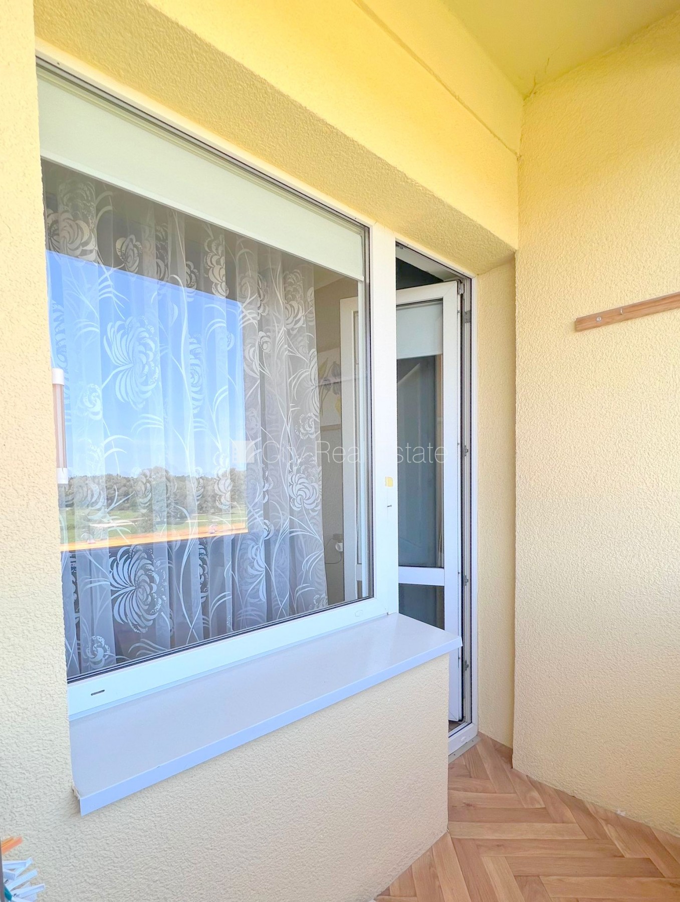 Sludinājumi. Zeme īpašumā, fasādes māja, renovēta māja, labiekārtots apzaļumots pagalms, ieeja no pagalma, kāpņu Cena: 72700 EUR Foto #15