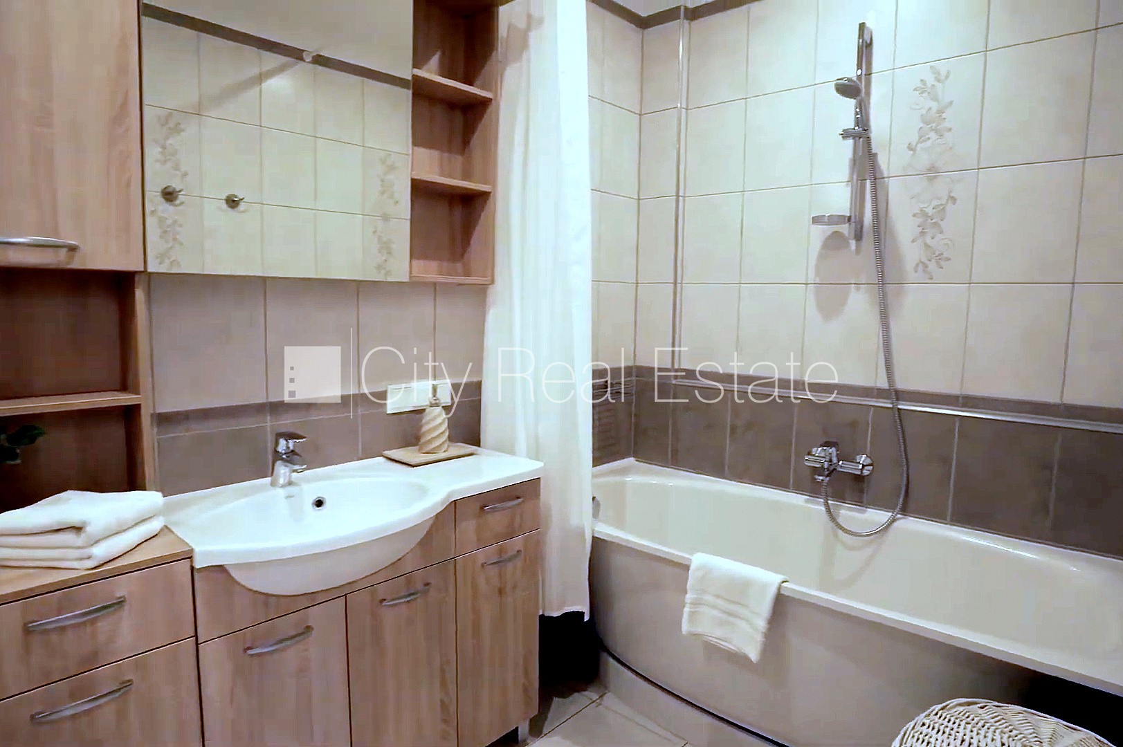 Sludinājumi. Zeme īpašumā, jaunceltne, pagrabstāvā pieejama noliktava, labiekārtota apzaļumota teritorija, Cena: 350000 EUR Foto #14