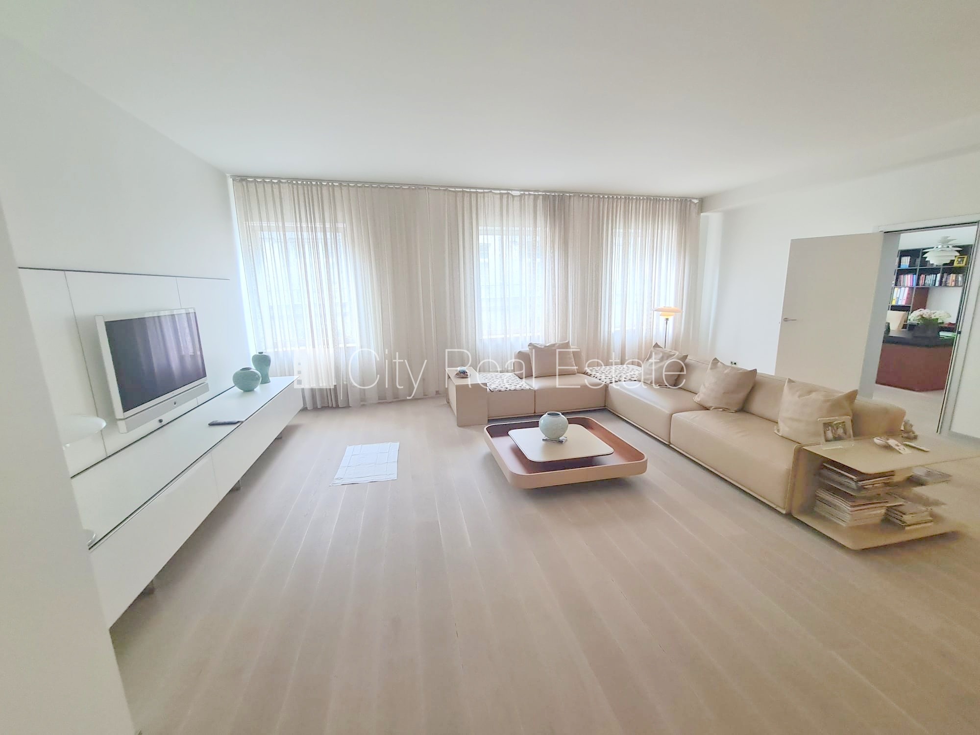 Sludinājumi. Zeme īpašumā, jaunceltne, apsargāta teritorija, objektu apsargā fiziskā apsardze, ieeja no ielas, Cena: 850000 EUR Foto #8