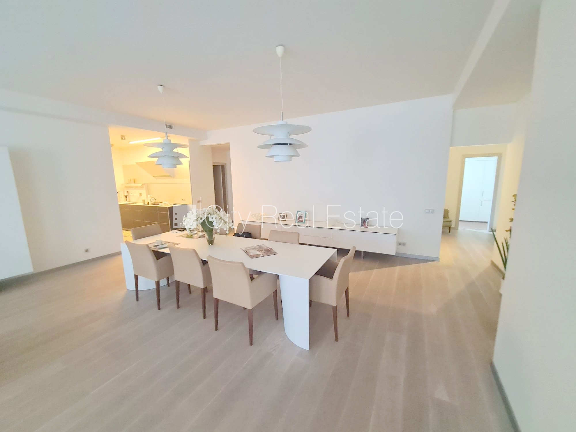 Sludinājumi. Zeme īpašumā, jaunceltne, apsargāta teritorija, objektu apsargā fiziskā apsardze, ieeja no ielas, Cena: 850000 EUR Foto #12