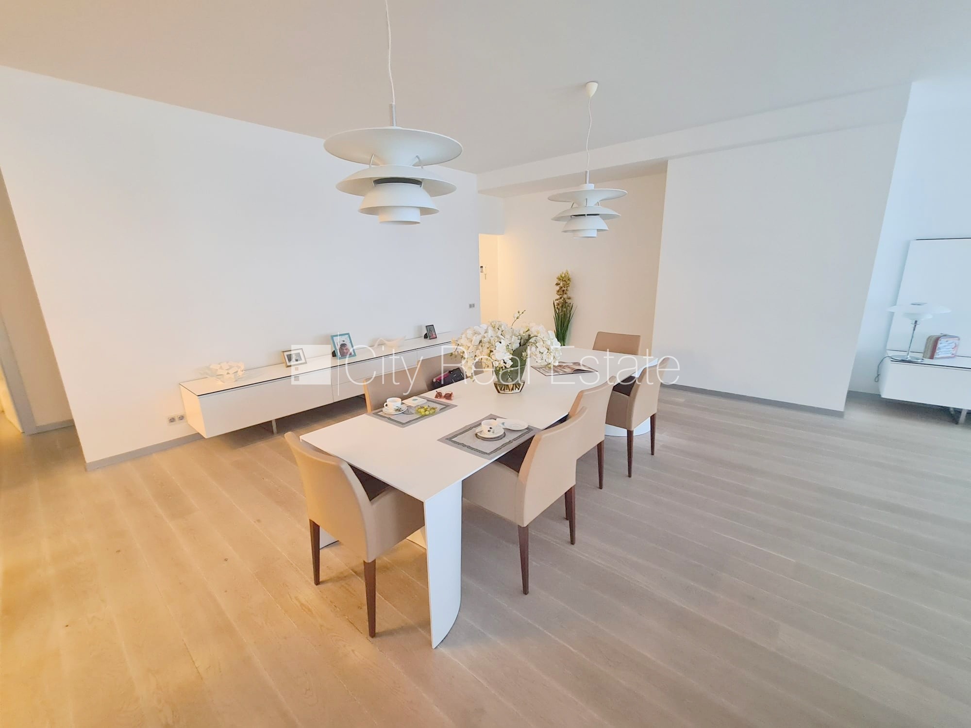 Sludinājumi. Zeme īpašumā, jaunceltne, apsargāta teritorija, objektu apsargā fiziskā apsardze, ieeja no ielas, Cena: 850000 EUR Foto #16