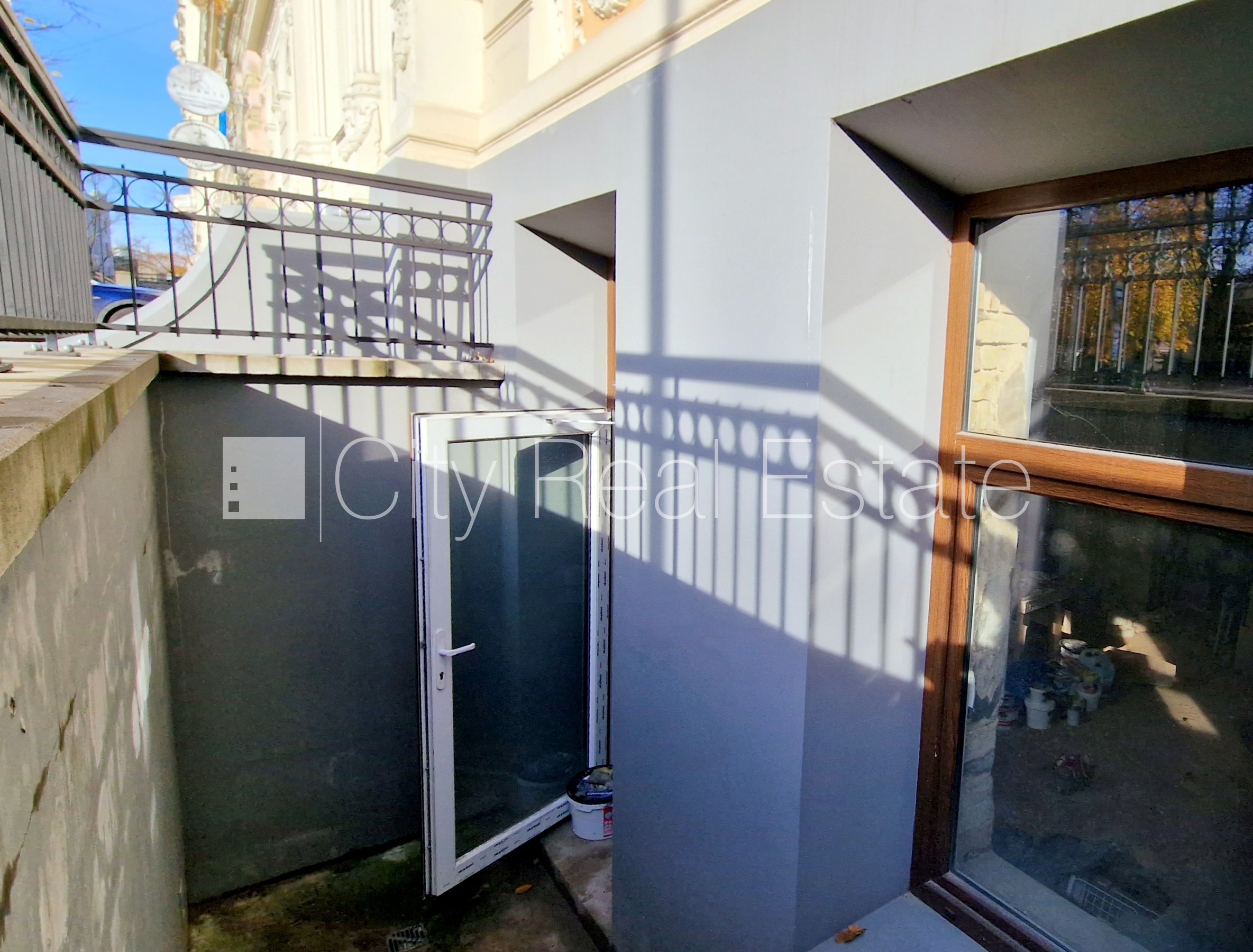 Объявление. Земля в собственности, фасадный дом, реновированный дом, благоустроенная озеленённая территория, Цена: 213000 EUR Foto #18