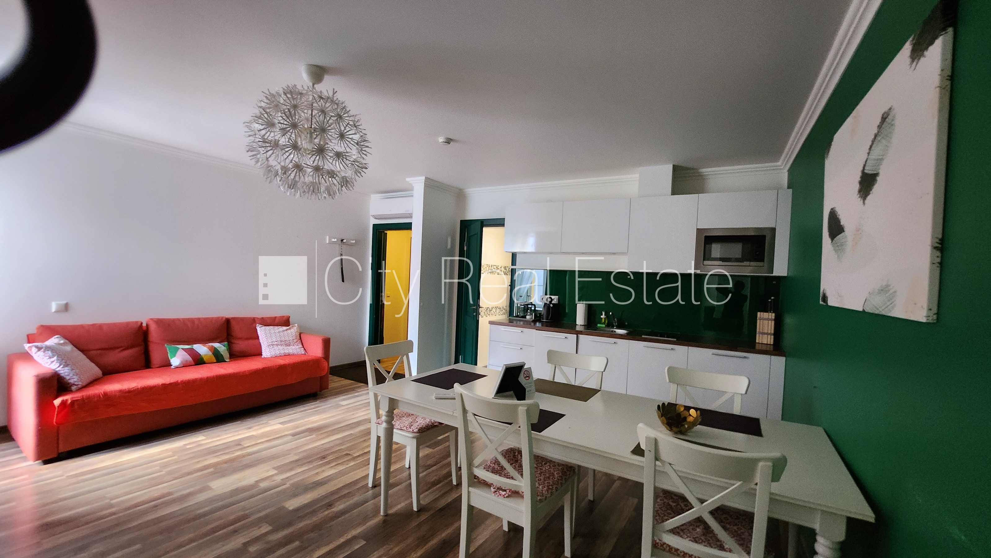 Sludinājumi. Namīpašums, kārniņu jumta segums, ķieģeļu mūra sienas, labiekārtots apzaļumots pagalms, vieta Cena: 2.5e+06 EUR Foto #11