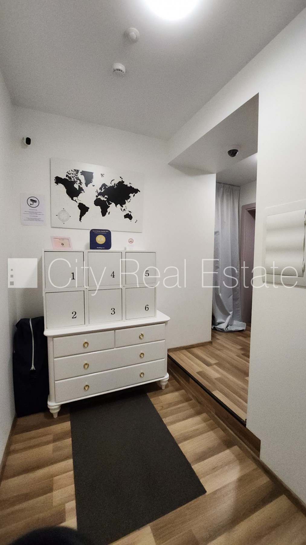 Sludinājumi. Namīpašums, kārniņu jumta segums, ķieģeļu mūra sienas, labiekārtots apzaļumots pagalms, vieta Cena: 2.5e+06 EUR Foto #17