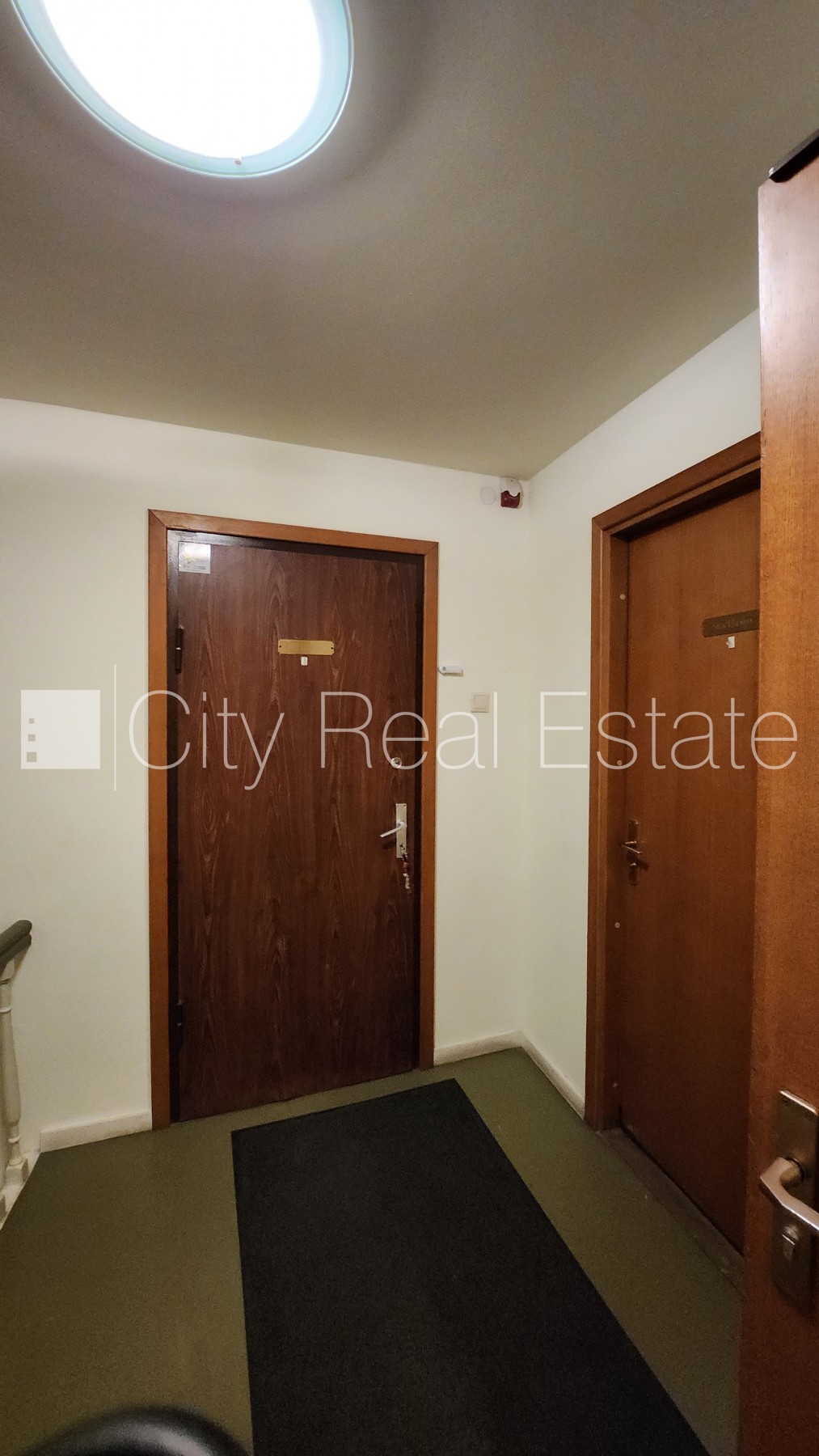 Sludinājumi. Namīpašums, kārniņu jumta segums, ķieģeļu mūra sienas, labiekārtots apzaļumots pagalms, vieta Cena: 2.5e+06 EUR Foto #19