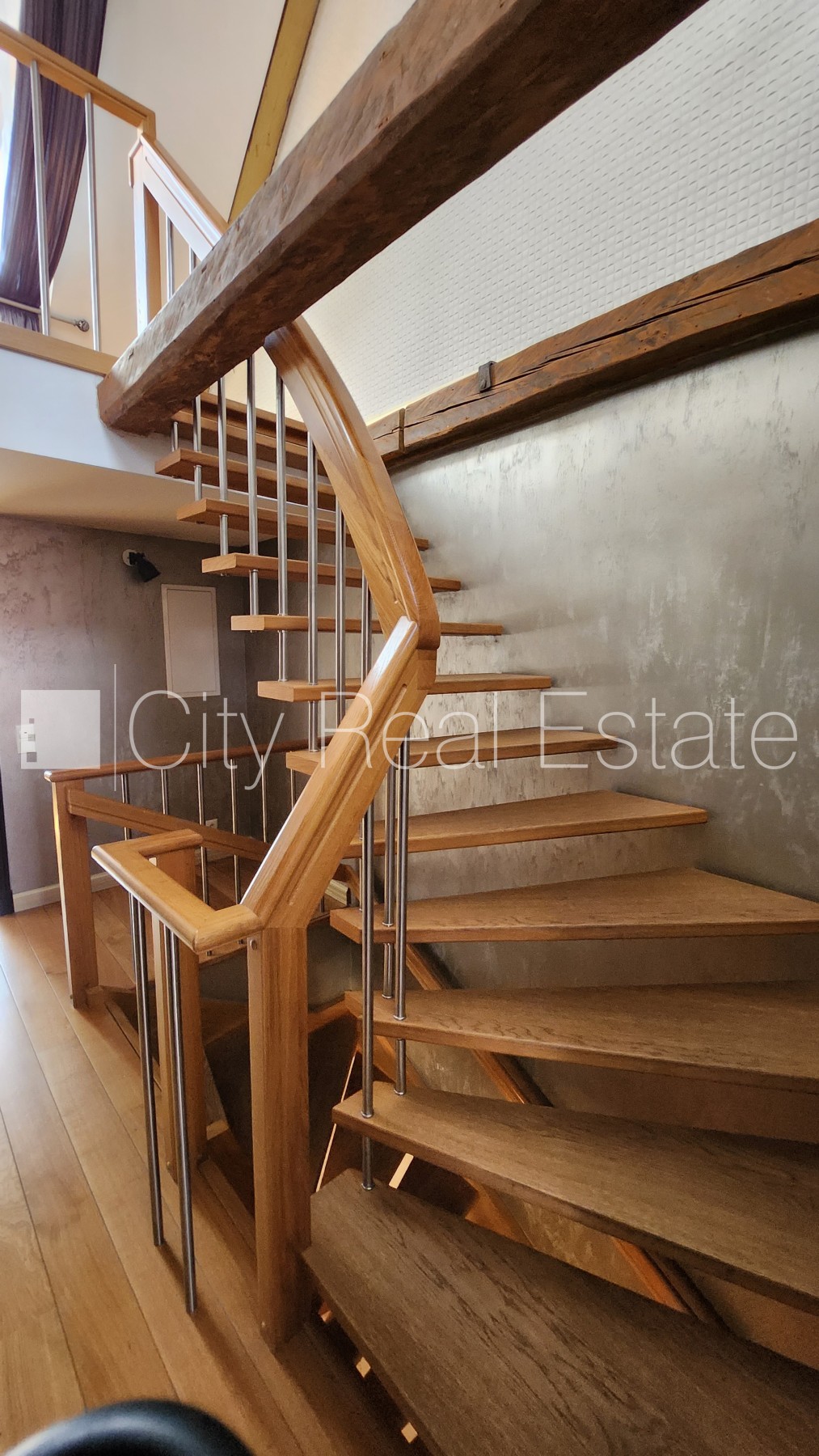 Sludinājumi. Namīpašums, kārniņu jumta segums, ķieģeļu mūra sienas, labiekārtots apzaļumots pagalms, vieta Cena: 2.5e+06 EUR Foto #21