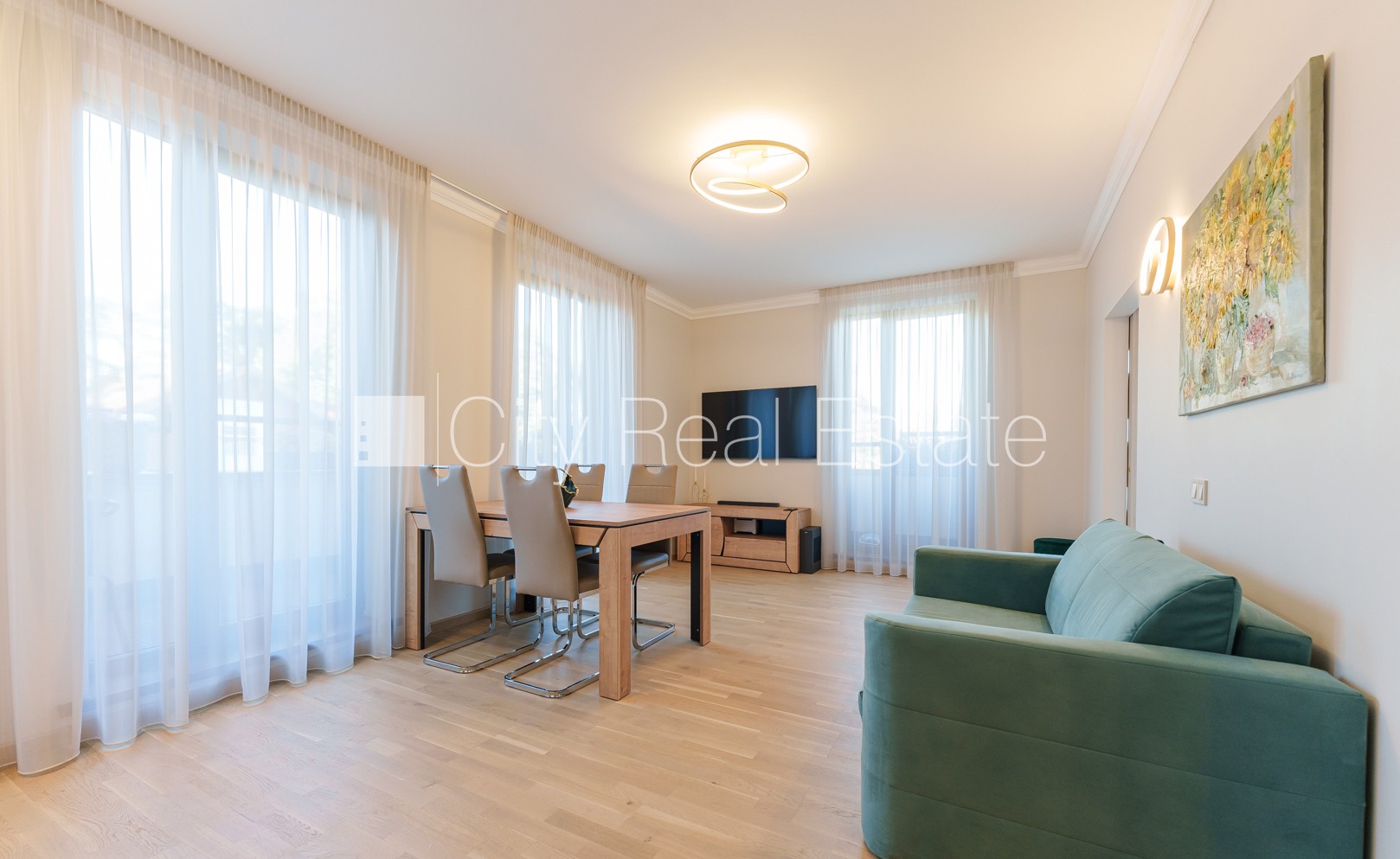 Sludinājumi. Jaunceltne, labiekārtota apzaļumota teritorija, slēgts pagalms, terase, guļamistabu skaits 3 gab., Cena: 370000 EUR Foto #2