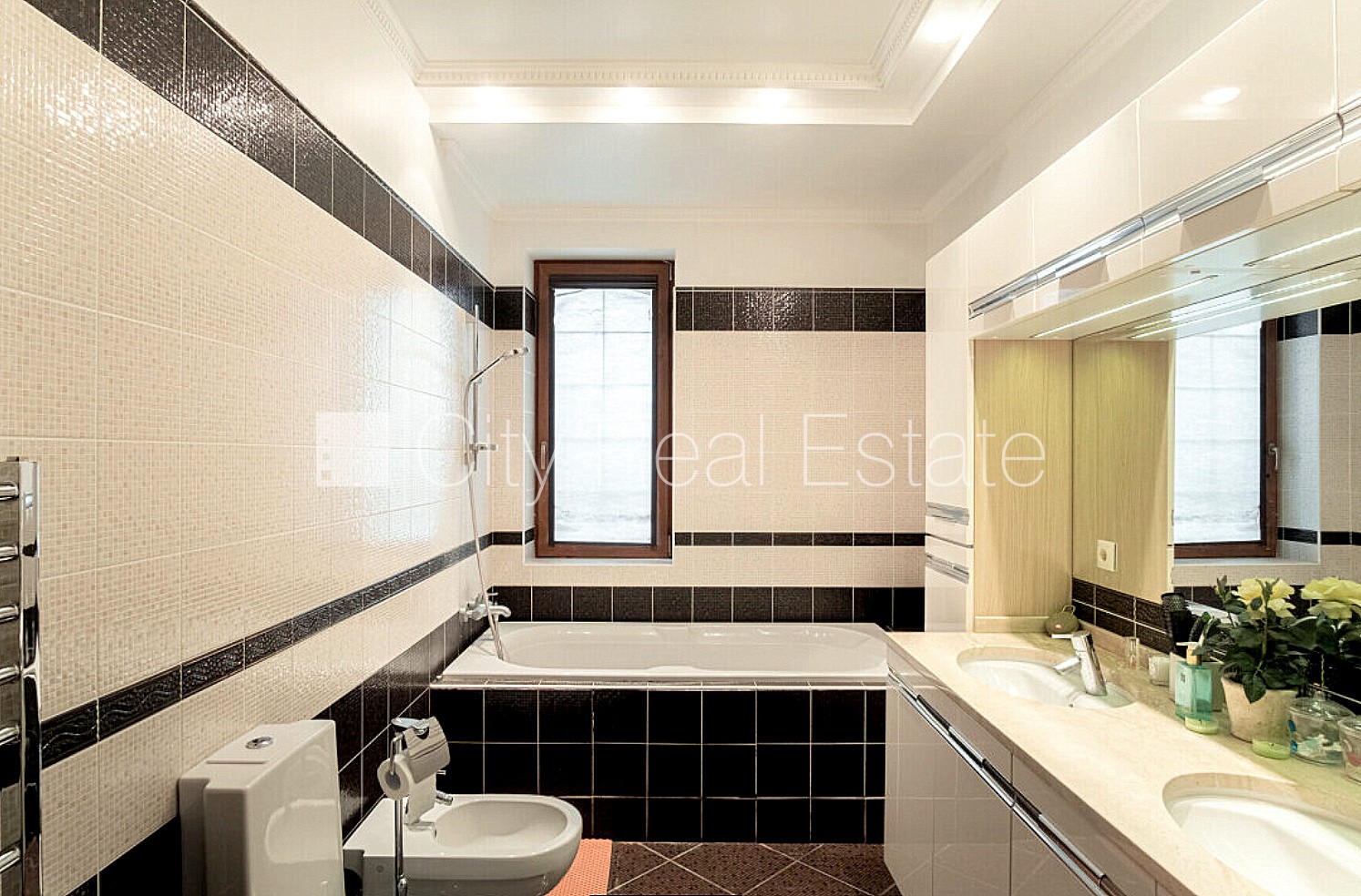 Sludinājumi. Zeme īpašumā, privātmāja, jaunceltne, keramzīta bloku sienas, labiekārtota apzaļumota teritorija Cena: 515000 EUR Foto #22