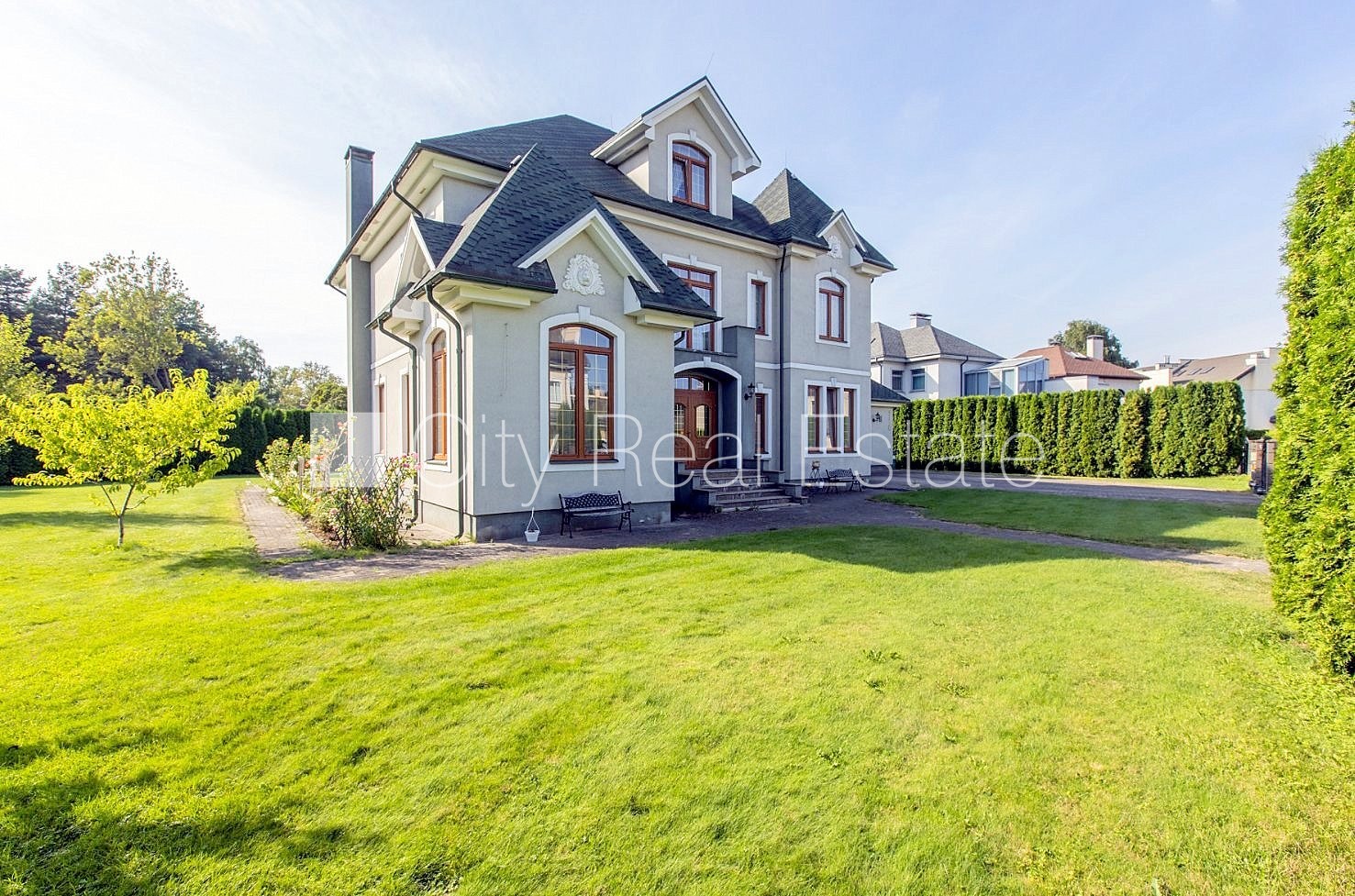 Sludinājumi. Zeme īpašumā, privātmāja, jaunceltne, keramzīta bloku sienas, labiekārtota apzaļumota teritorija Cena: 515000 EUR Foto #1