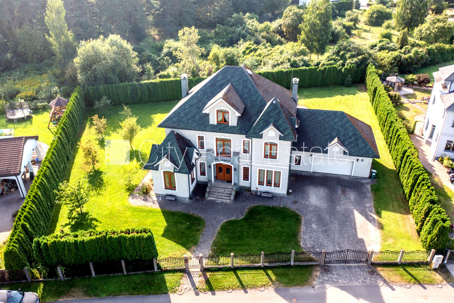 Sludinājumi. Zeme īpašumā, privātmāja, jaunceltne, keramzīta bloku sienas, labiekārtota apzaļumota teritorija Cena: 515000 EUR Foto #3