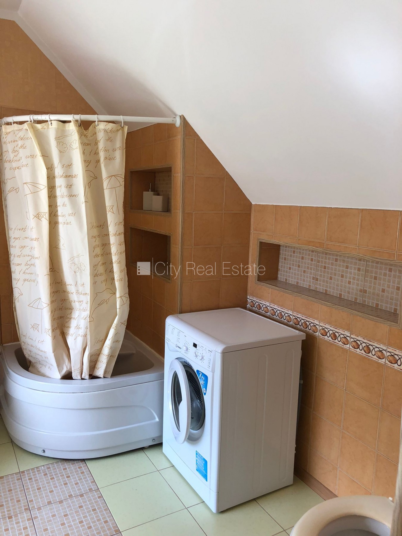 Sludinājumi. Privātmāja, dzelzsbetona starp stāvu pārsegumi, gāzbetona bloku sienas, zaļā teritorija, bruģēts Cena: 310000 EUR Foto #18