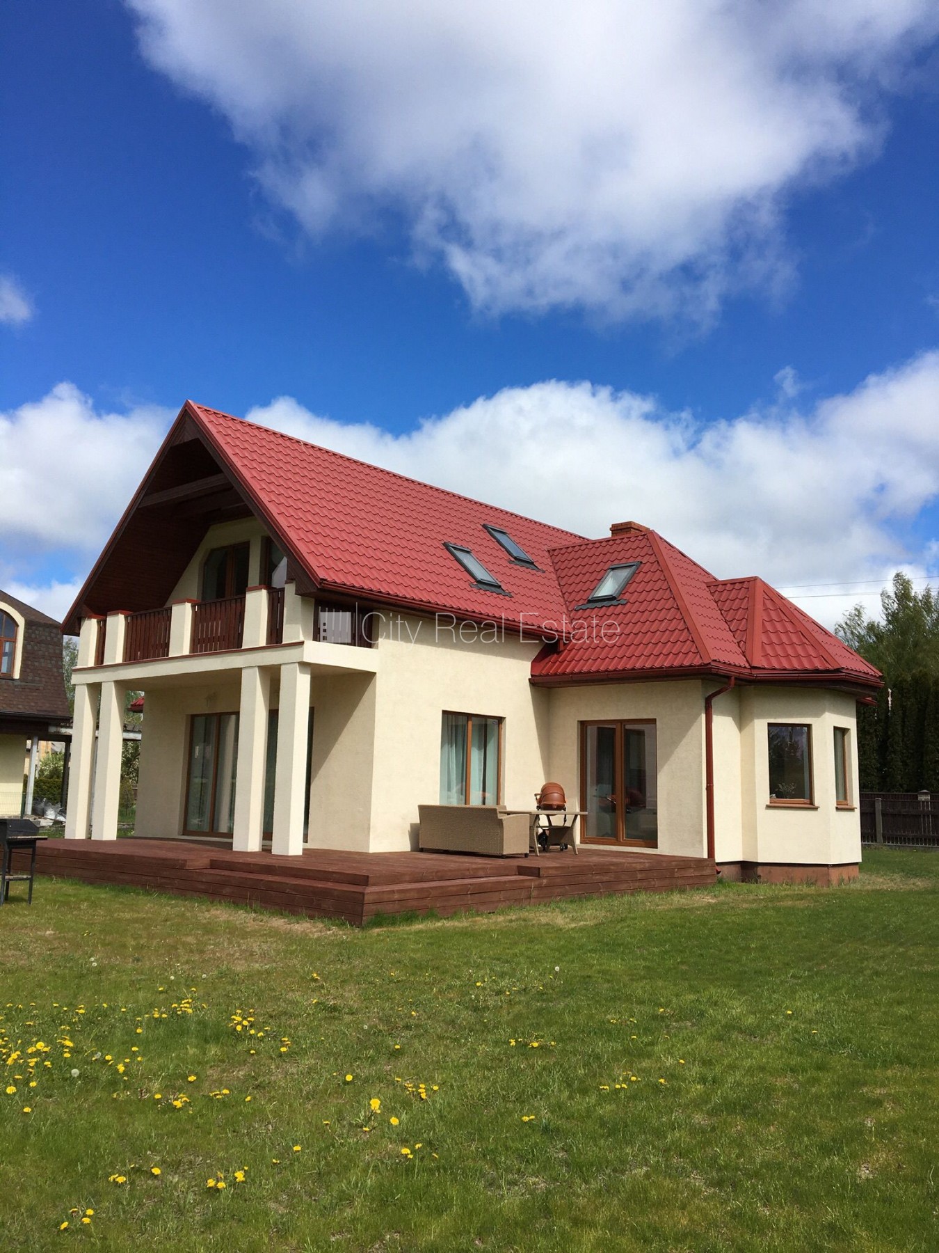 Sludinājumi. Privātmāja, dzelzsbetona starp stāvu pārsegumi, gāzbetona bloku sienas, zaļā teritorija, bruģēts Cena: 310000 EUR Foto #1