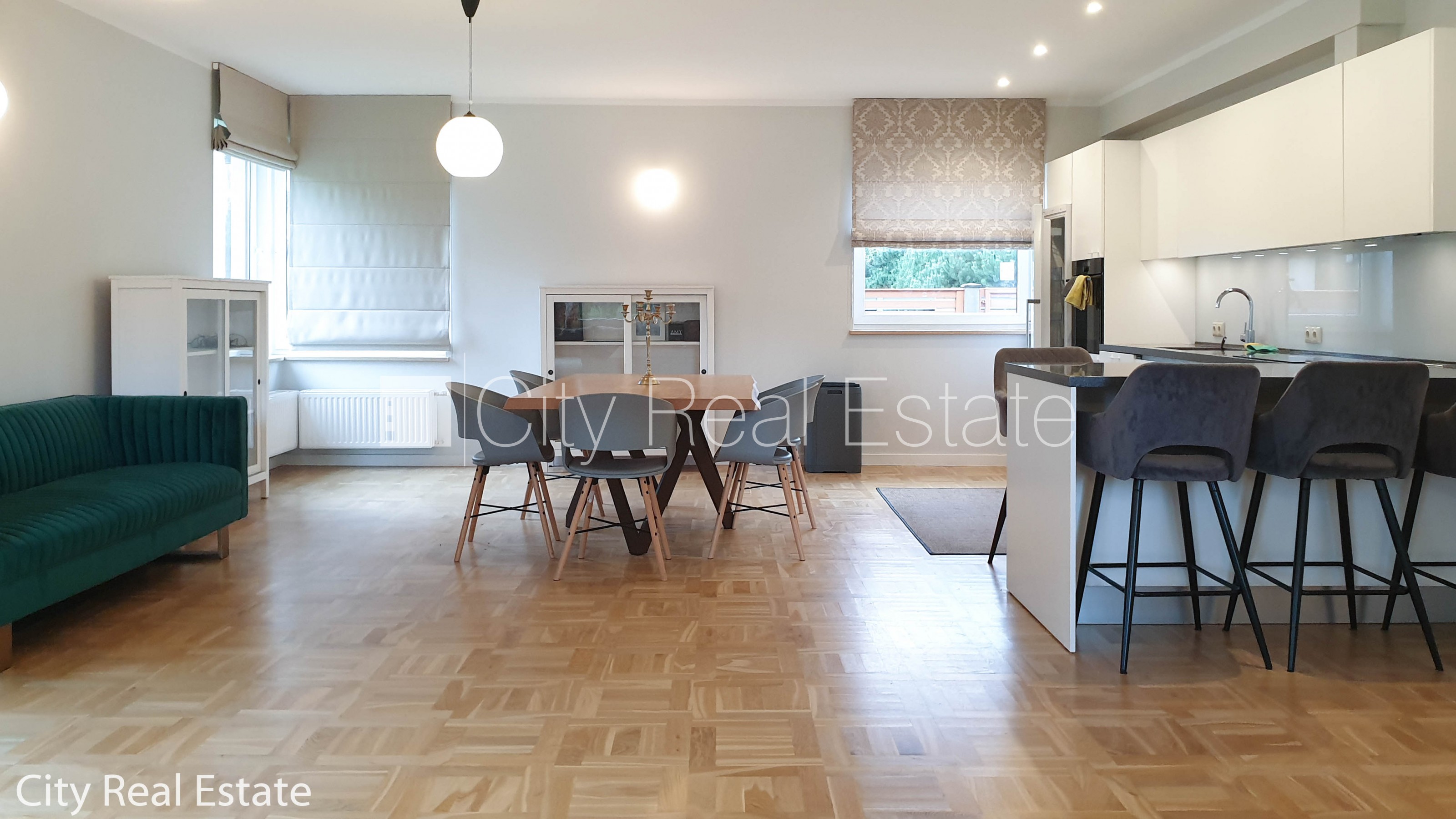 Sludinājumi. Privātmāja, labiekārtota apzaļumota teritorija 1600 m2, iežogota teritorija, teritorijas Cena: 1800 EUR/mēn Foto #7