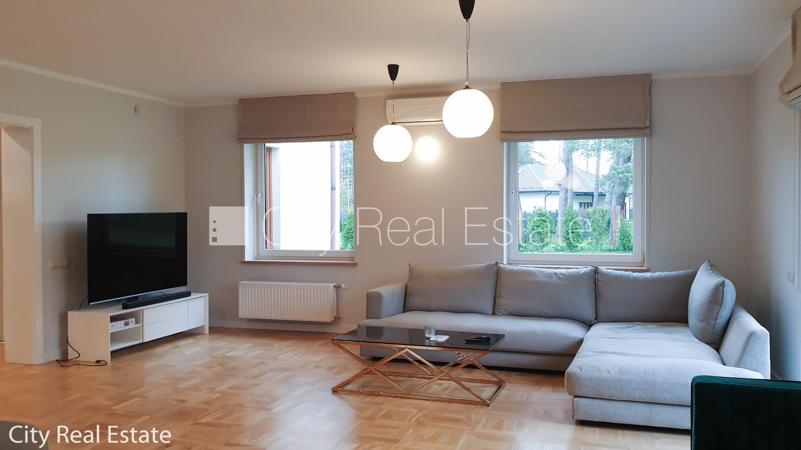 Sludinājumi. Privātmāja, labiekārtota apzaļumota teritorija 1600 m2, iežogota teritorija, teritorijas Cena: 1800 EUR/mēn Foto #11