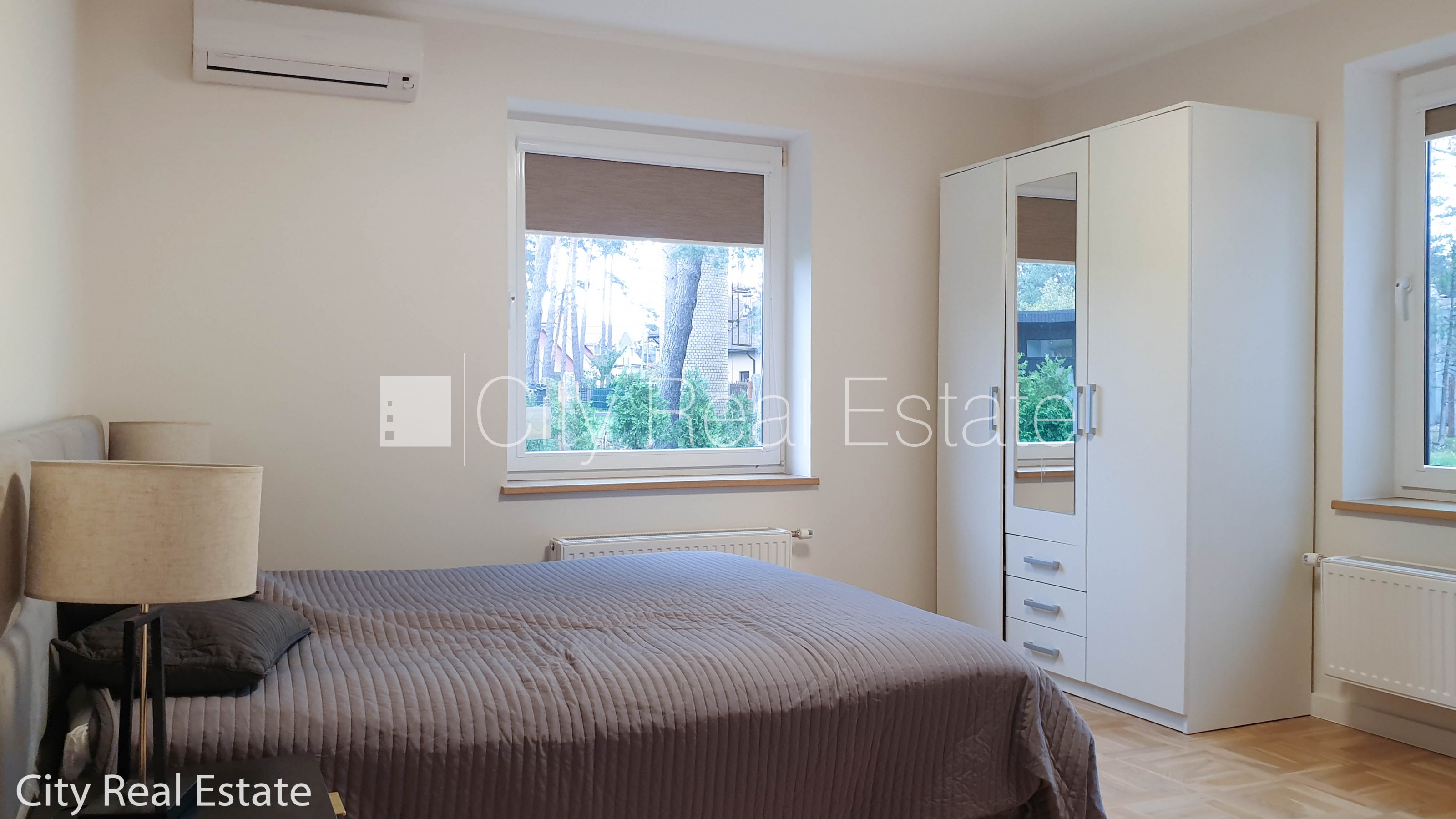 Sludinājumi. Privātmāja, labiekārtota apzaļumota teritorija 1600 m2, iežogota teritorija, teritorijas Cena: 1800 EUR/mēn Foto #15