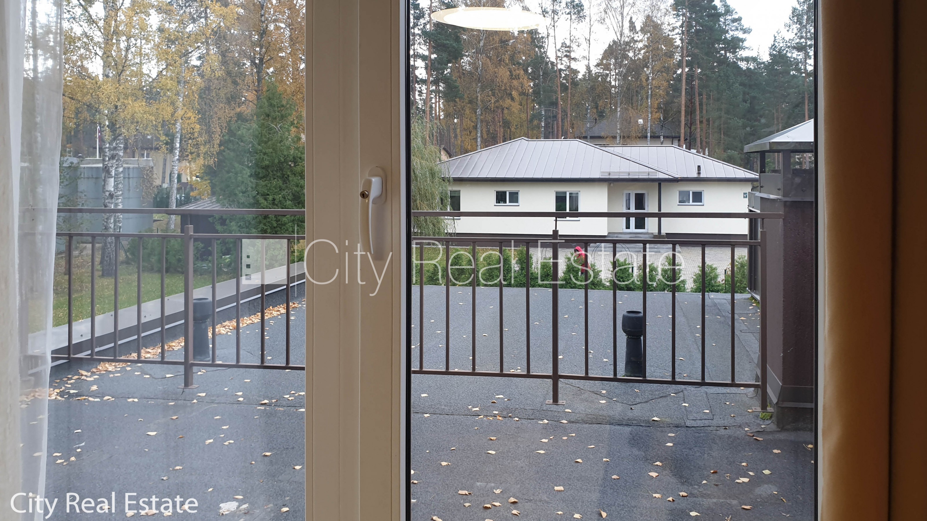 Sludinājumi. Privātmāja, labiekārtota apzaļumota teritorija 1600 m2, iežogota teritorija, teritorijas Cena: 1800 EUR/mēn Foto #19