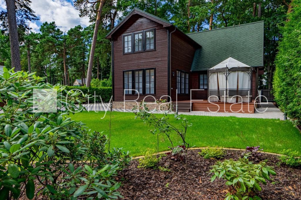 Sludinājumi. Privātmāja, labiekārtota apzaļumota teritorija, slēgta teritorija, teritorijas iebrauktuves vārti Cena: 8000 EUR/mēn Foto #23