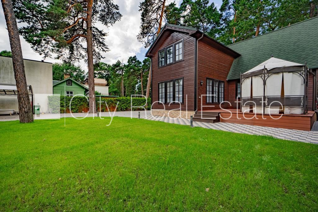 Sludinājumi. Privātmāja, labiekārtota apzaļumota teritorija, slēgta teritorija, teritorijas iebrauktuves vārti Cena: 8000 EUR/mēn Foto #25