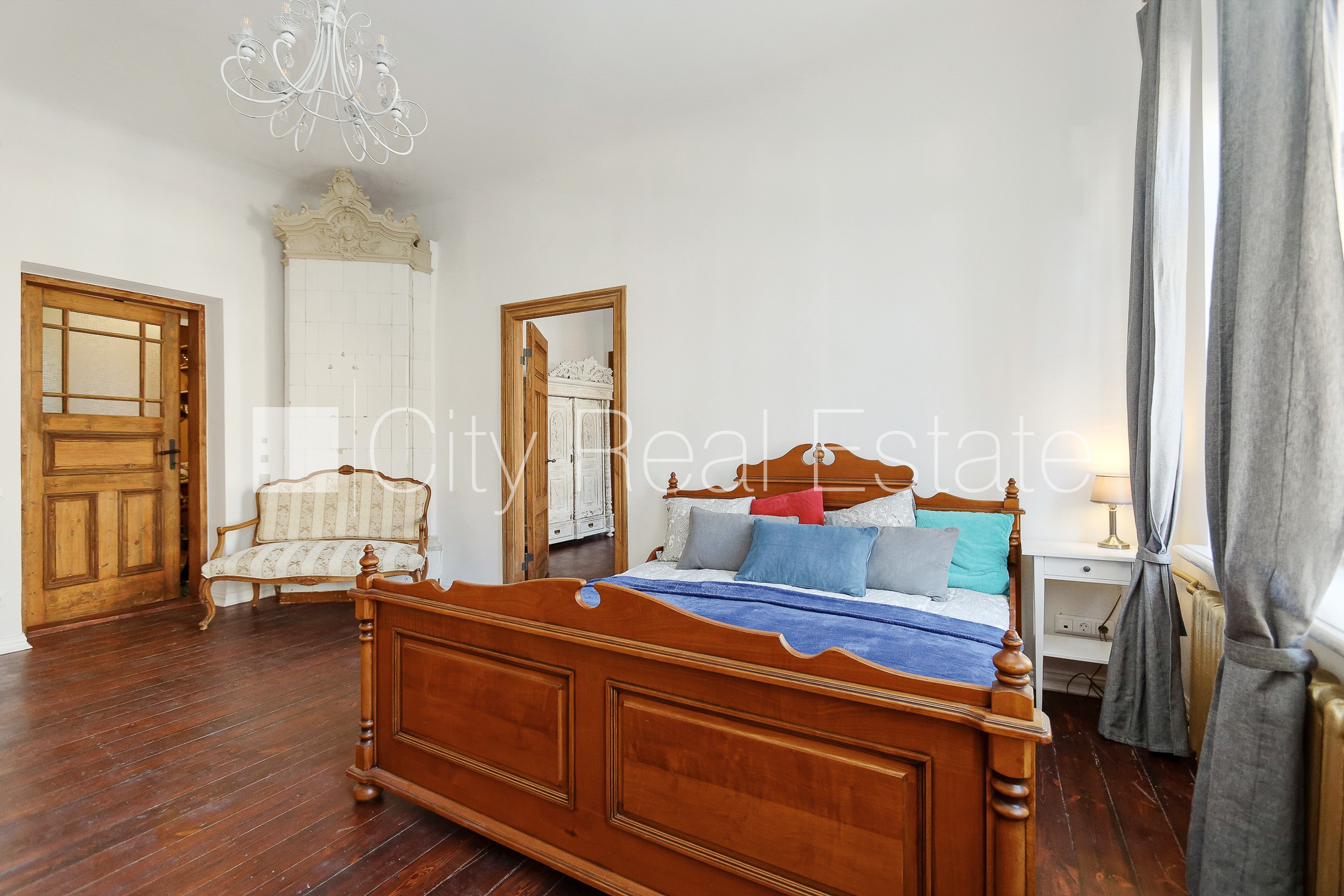 Sludinājumi. Fasādes māja, ieeja no ielas, guļamistabu skaits 4 gab., istabas izolētas 4 gab., virtuve, centrālā Cena: 185000 EUR Foto #24