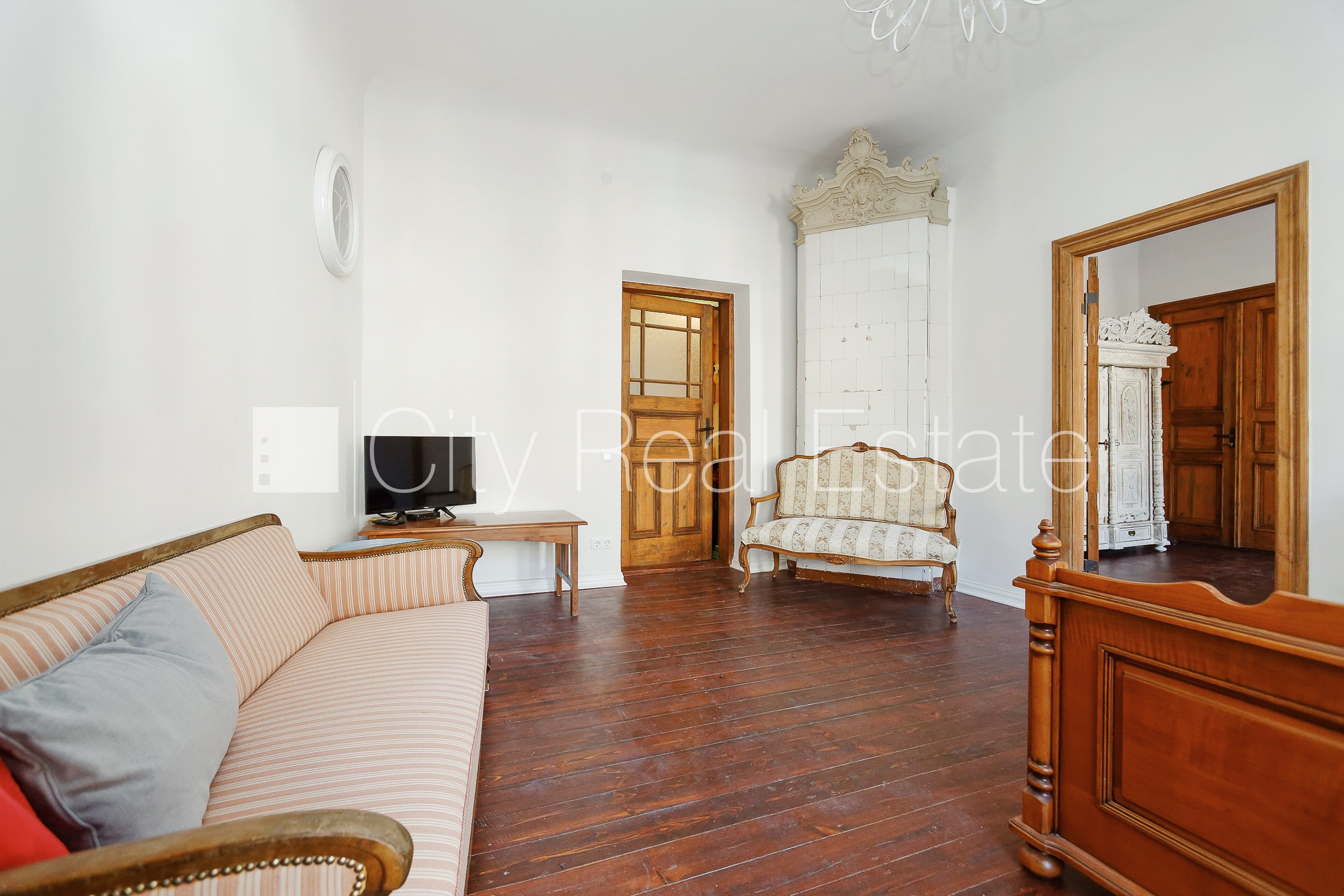 Sludinājumi. Fasādes māja, ieeja no ielas, guļamistabu skaits 4 gab., istabas izolētas 4 gab., virtuve, centrālā Cena: 185000 EUR Foto #21