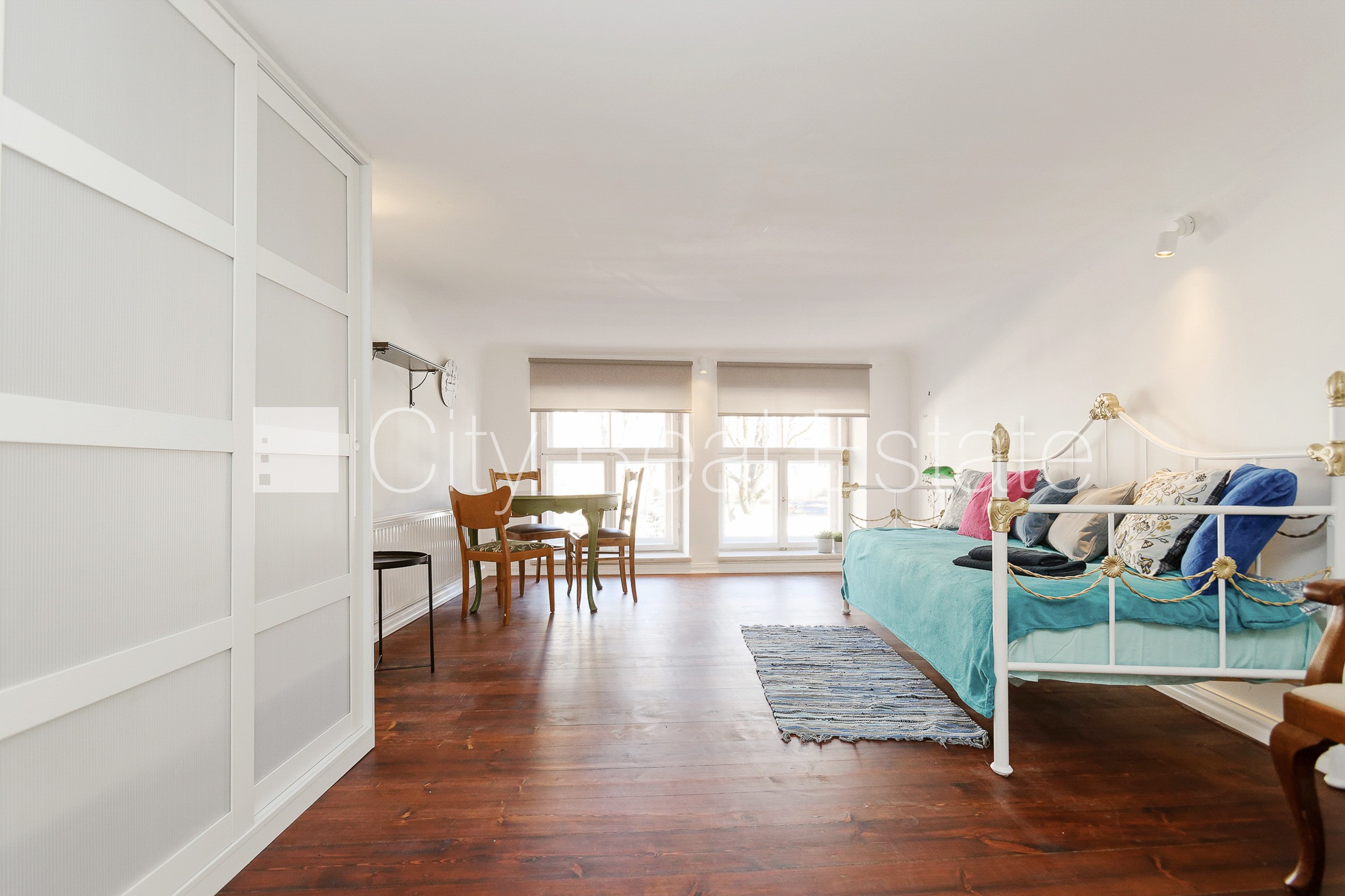 Sludinājumi. Fasādes māja, ieeja no ielas, guļamistabu skaits 4 gab., istabas izolētas 4 gab., virtuve, centrālā Cena: 185000 EUR Foto #18