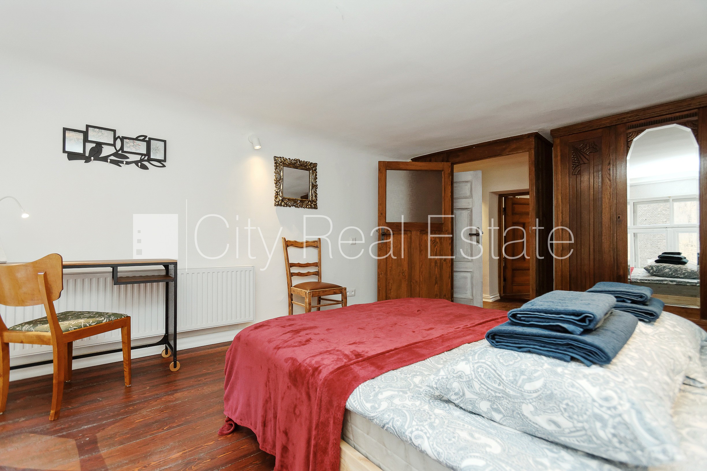 Sludinājumi. Fasādes māja, ieeja no ielas, guļamistabu skaits 4 gab., istabas izolētas 4 gab., virtuve, centrālā Cena: 185000 EUR Foto #8